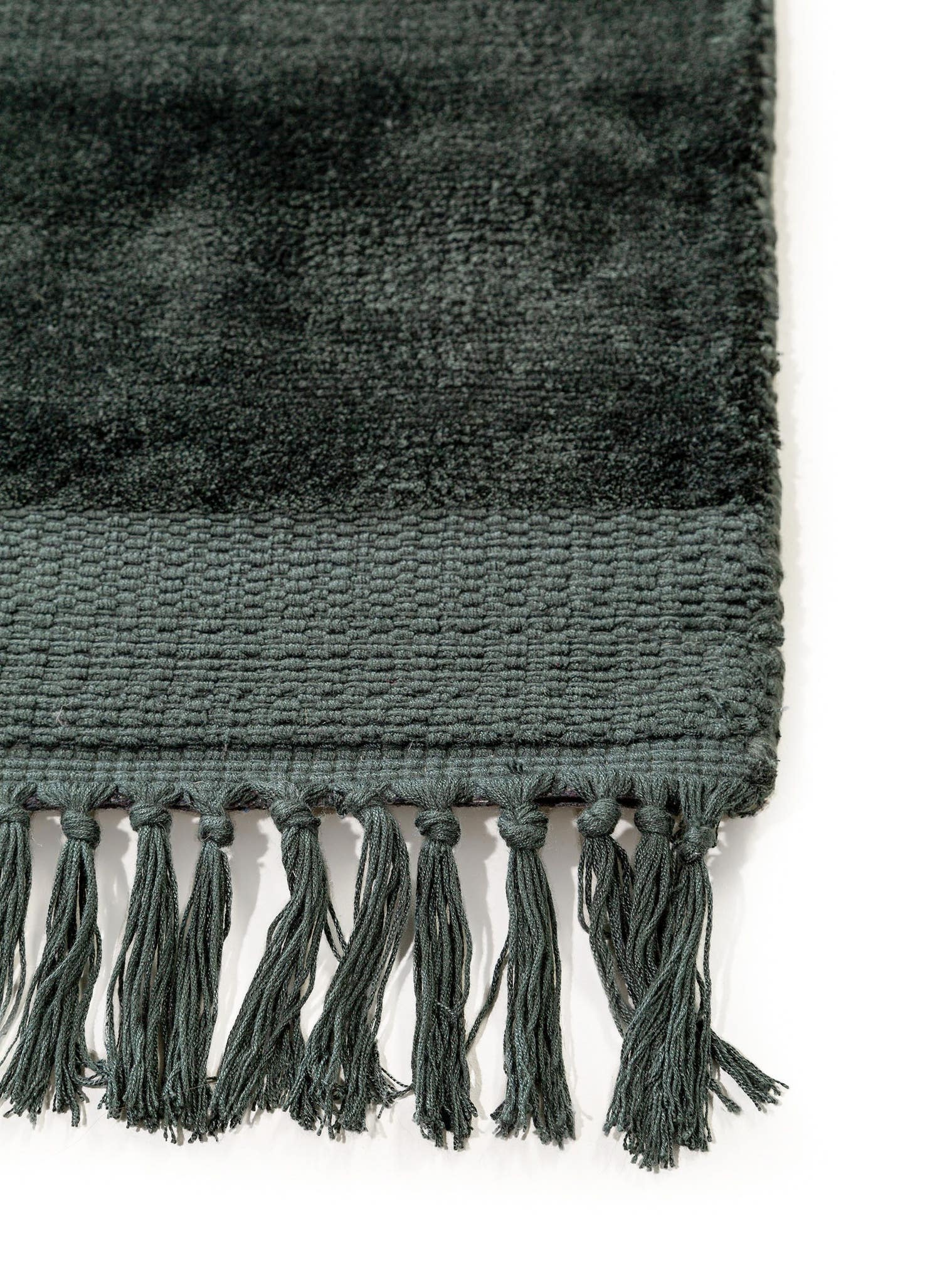 Rug made of 100% Viscose in Green with a 11 - 20 mm high pile by benuta Finest