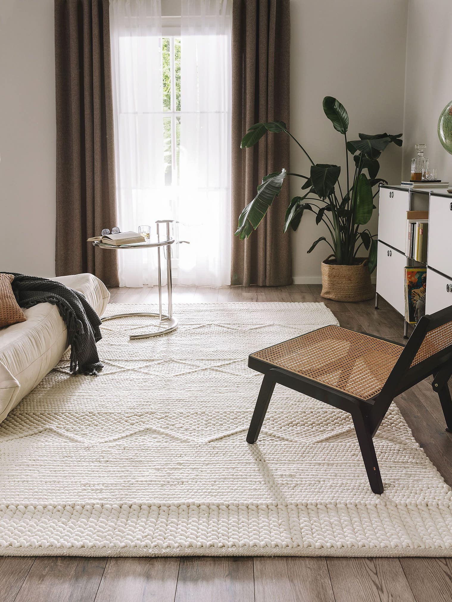 Rug made of 100% Wool in Beige with a 6 - 10 mm high pile by benuta Pure