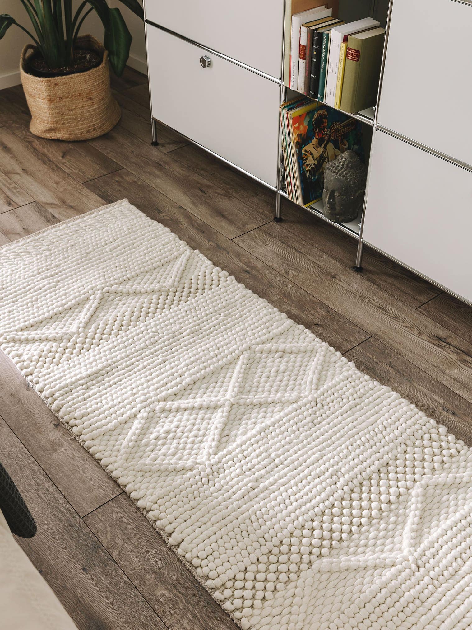 Teppich aus 100% Wolle in Beige mit 6 bis 10 mm hohem Flor von benuta Pure
