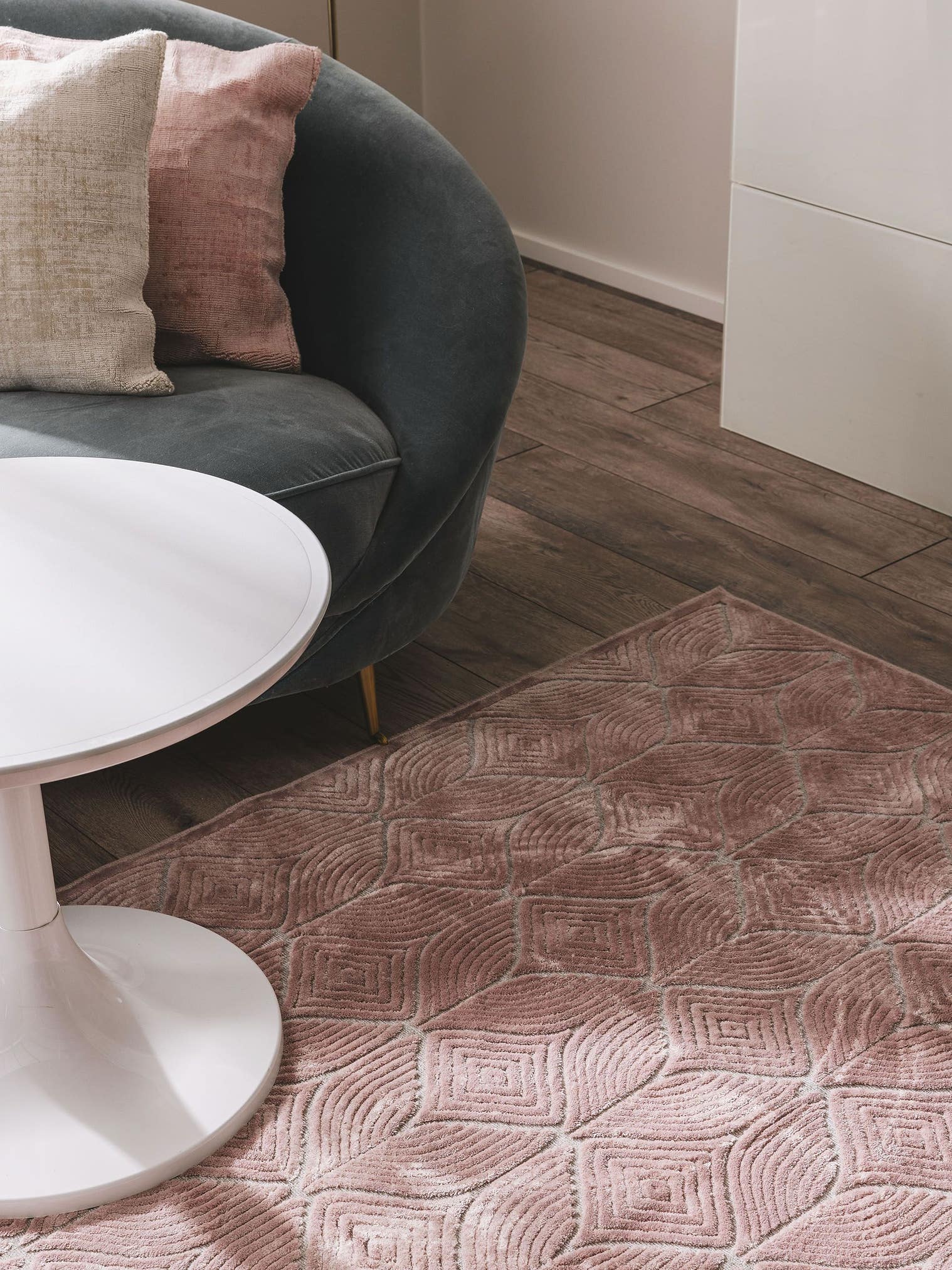 Teppich aus 100% Viskose in Rosa mit bis 5 mm hohem Flor von benuta Pop