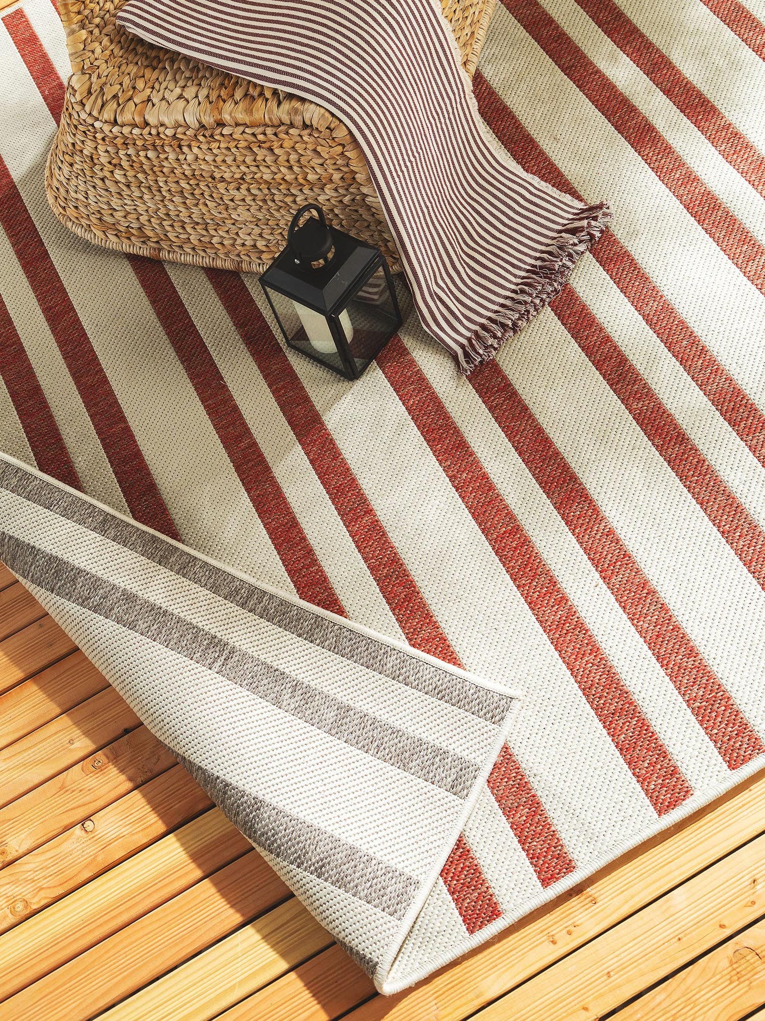 Teppich aus 100% Polypropylen in Beige mit bis 5 mm hohem Flor von benuta Nest