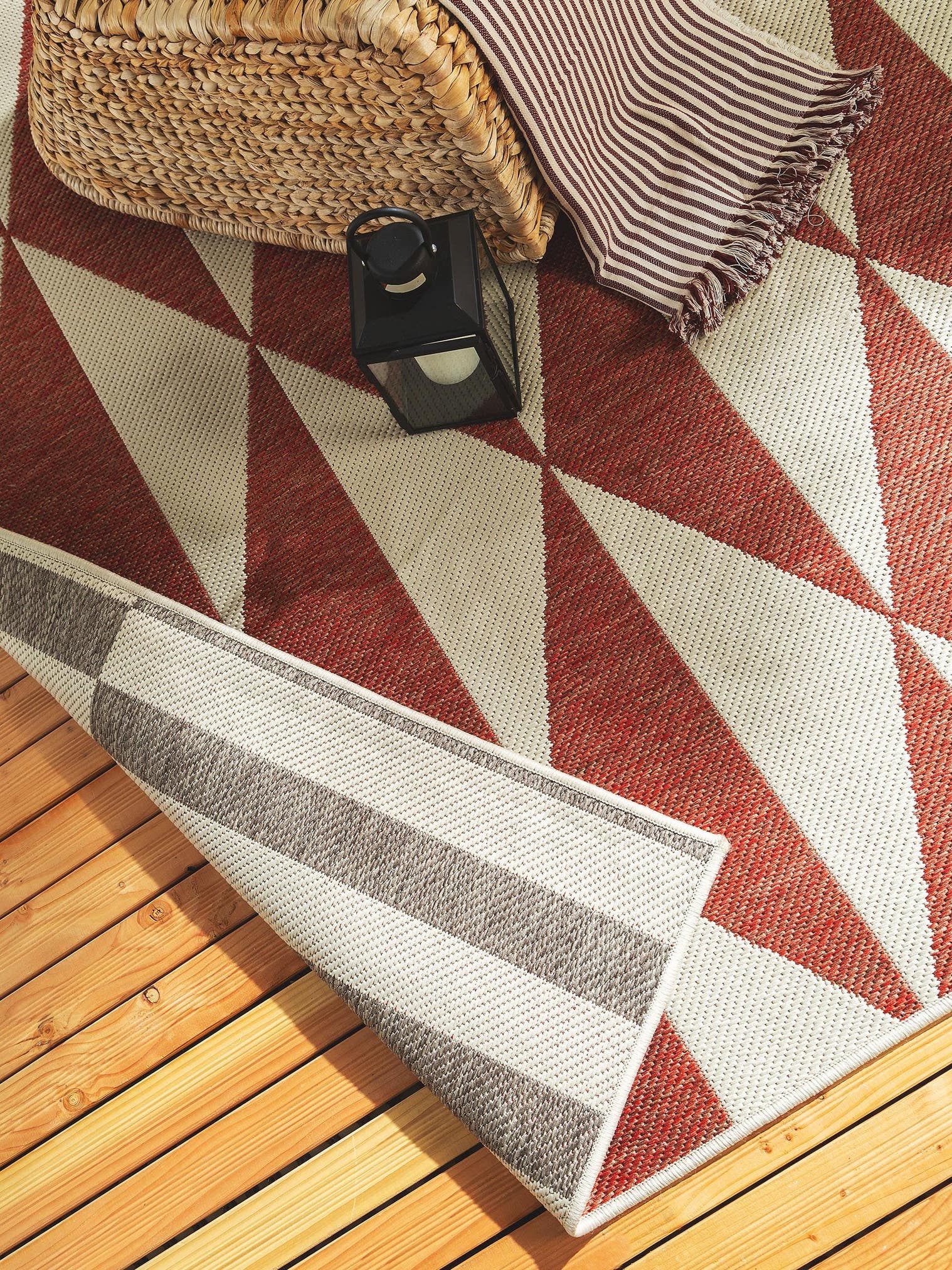 Teppich aus 100% Polypropylen in Beige mit bis 5 mm hohem Flor von benuta Nest