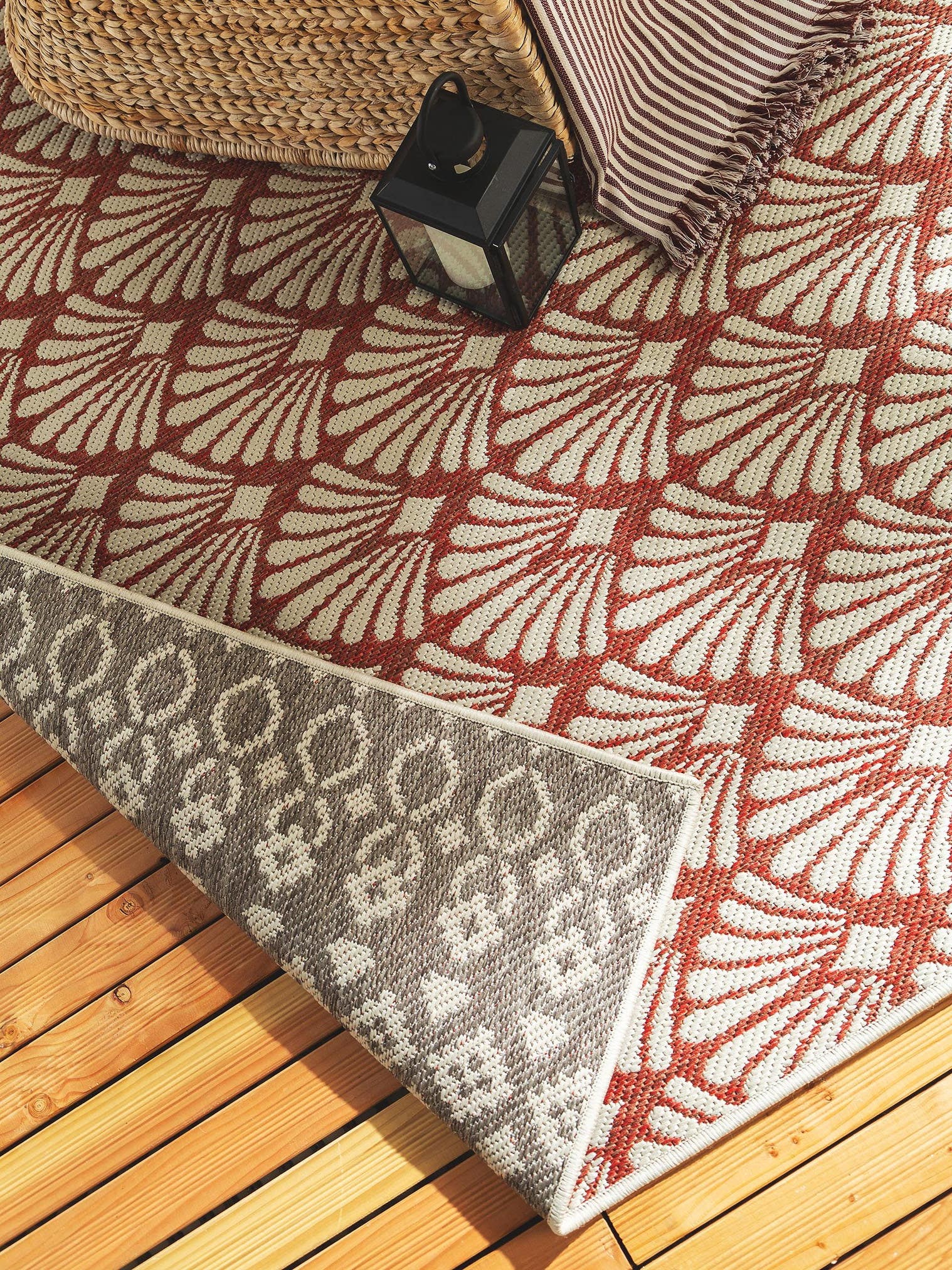 Teppich aus 100% Polypropylen in Beige mit bis 5 mm hohem Flor von benuta Nest