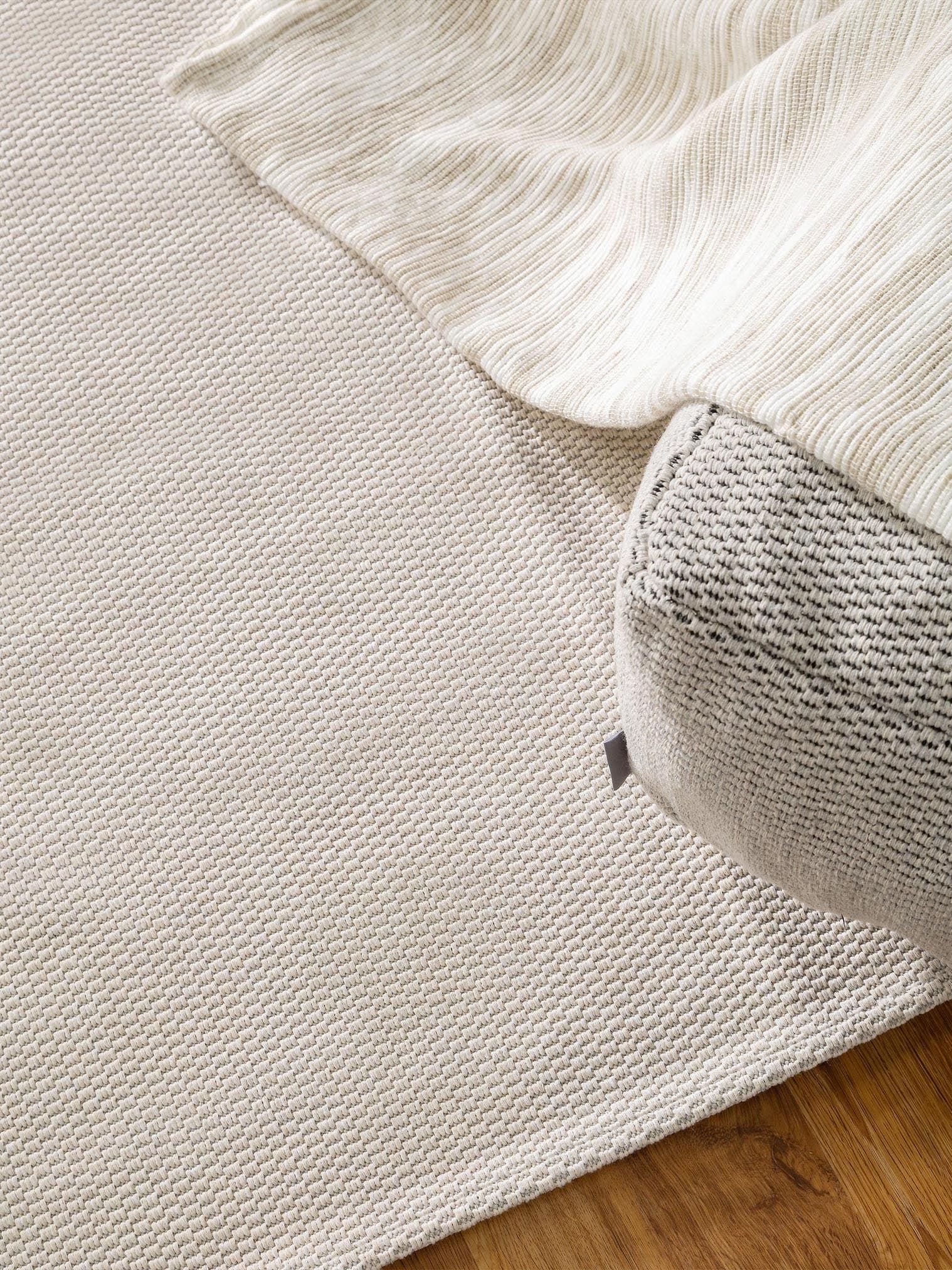Teppich aus 100% Baumwolle in Beige mit bis 5 mm hohem Flor von benuta Nest