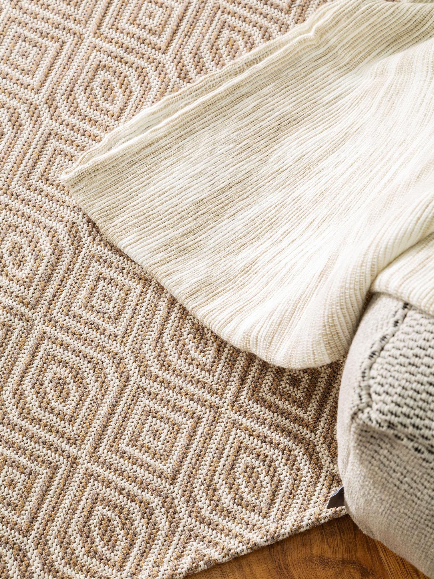 Alfombra de 100% Algodón en Taupe con un pelo de {{Placeholder_Pile Height}} de altura de benuta Nest