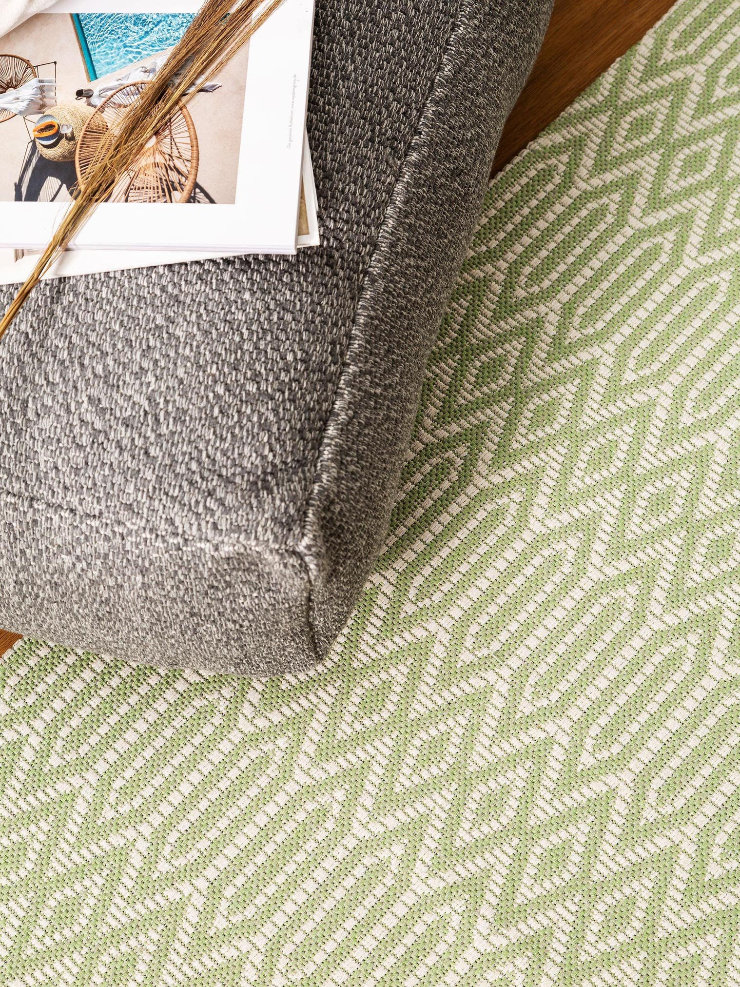 Rug made of 100% Cotton in Green with a 1- 5 mm high pile by benuta Nest