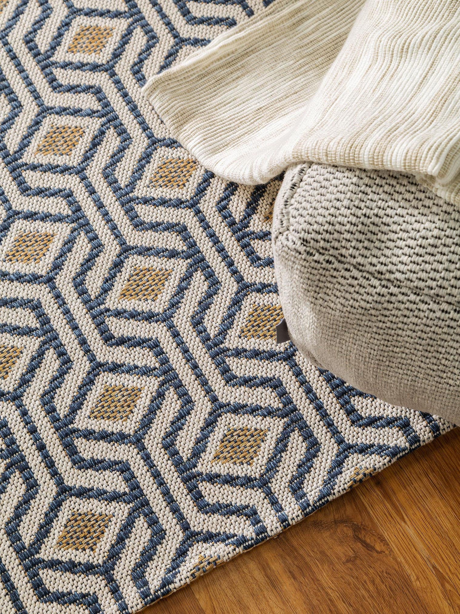 Tapis en 100% Coton en Bleu avec une pile de 1- 5 mm de hauteur de benuta Nest