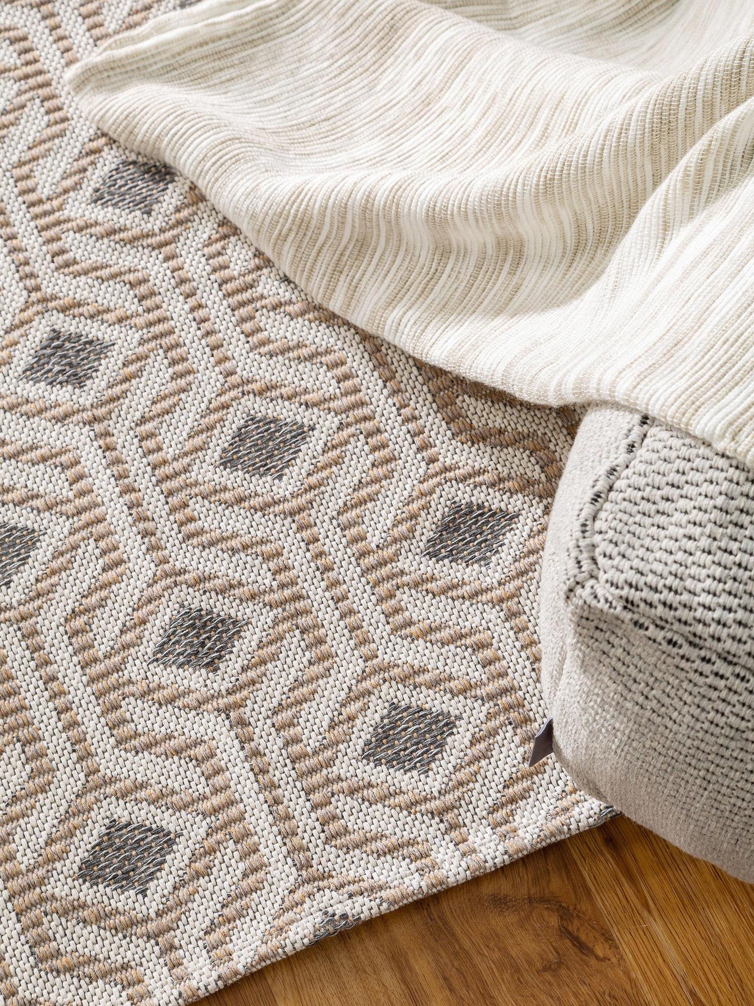 Teppich aus 100% Baumwolle in Taupe mit bis 5 mm hohem Flor von benuta Nest