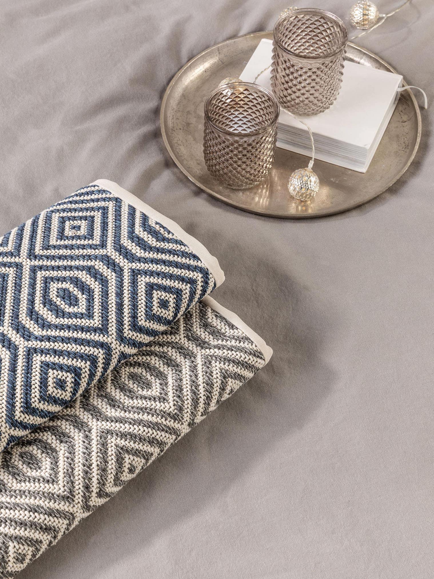 Cushion Cover Laos Charcoal in Ikat design made of 100% Cotton by benuta Nest