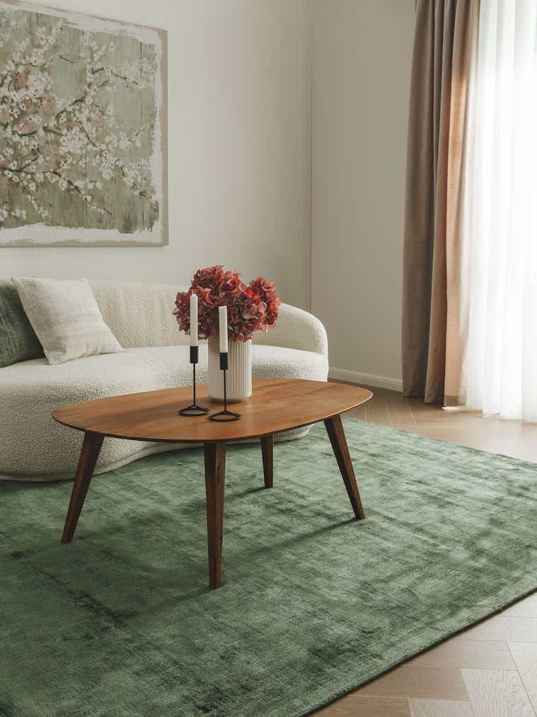 Rug made of 100% Viscose in Green with a 6 - 10 mm high pile by benuta Pure