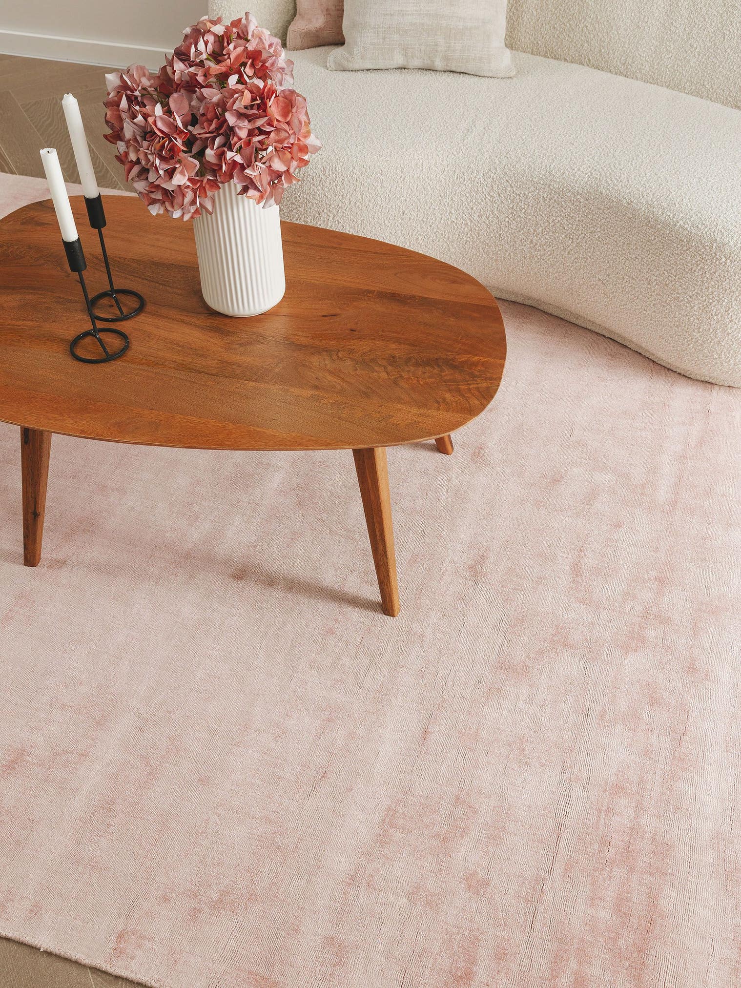Rug made of 100% Viscose in Pink with a 6 - 10 mm high pile by benuta Pure