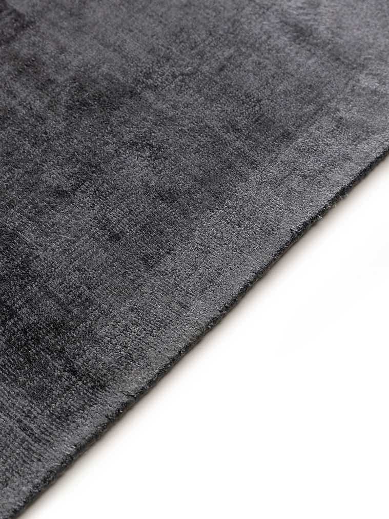 Rug made of 100% Viscose in Grey with a 6 - 10 mm high pile by benuta Pure