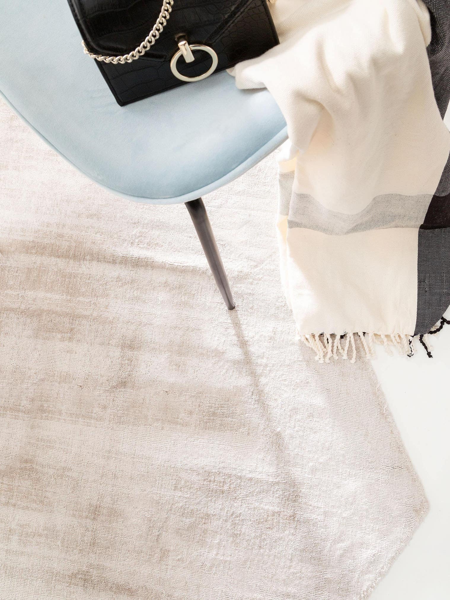 Rug made of 100% Viscose in Grey with a 6 - 10 mm high pile by benuta Pure