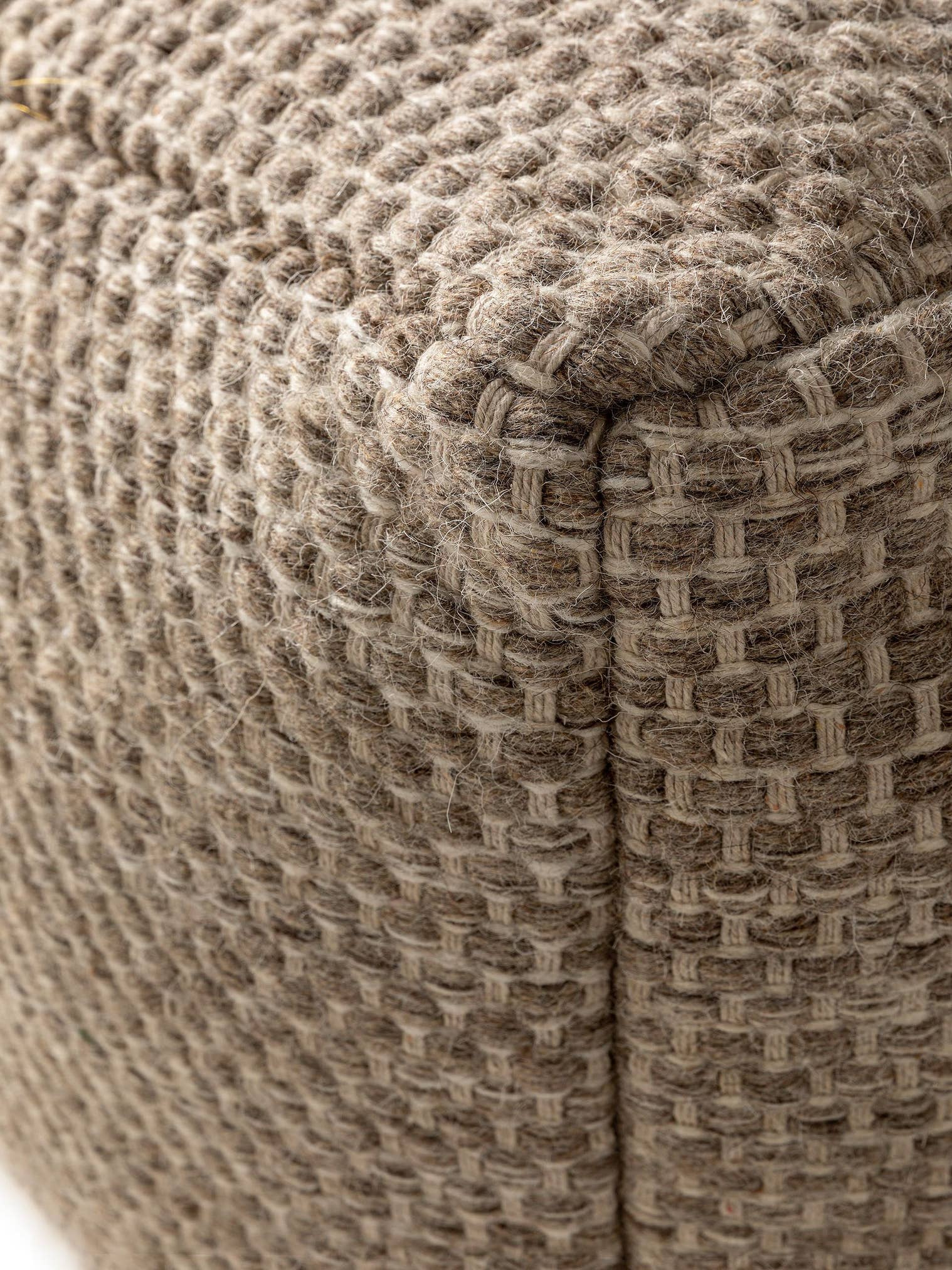 Pouf in lana fatto a mano Rocco Taupe in Uni-ontwerp van 80% lana, 20% cotone door benuta Pure