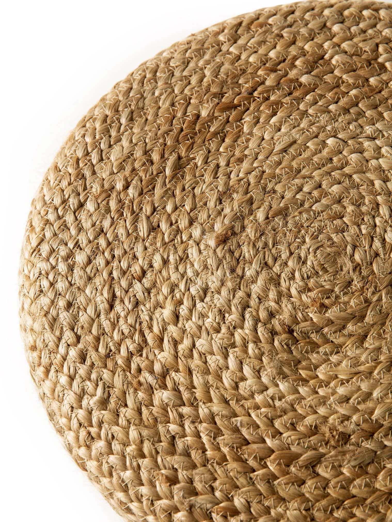 Handgefertigter Jute-Pouf Jutta Hellbraun/Schwarz im Design  aus 100% Jute von benuta Pure