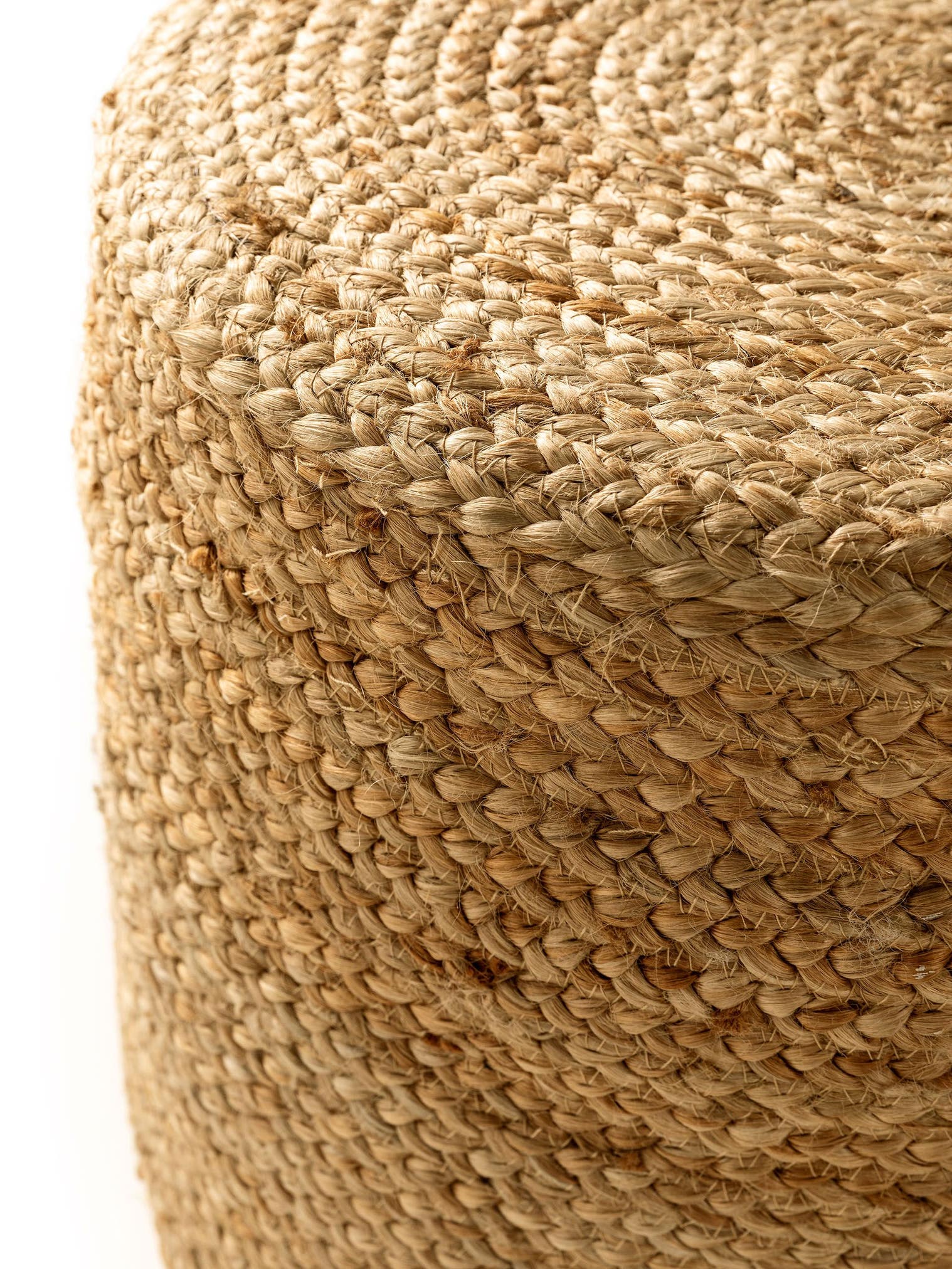 Handgefertigter Jute-Pouf Jutta Hellbraun im Design  aus 100% Jute von benuta Pure