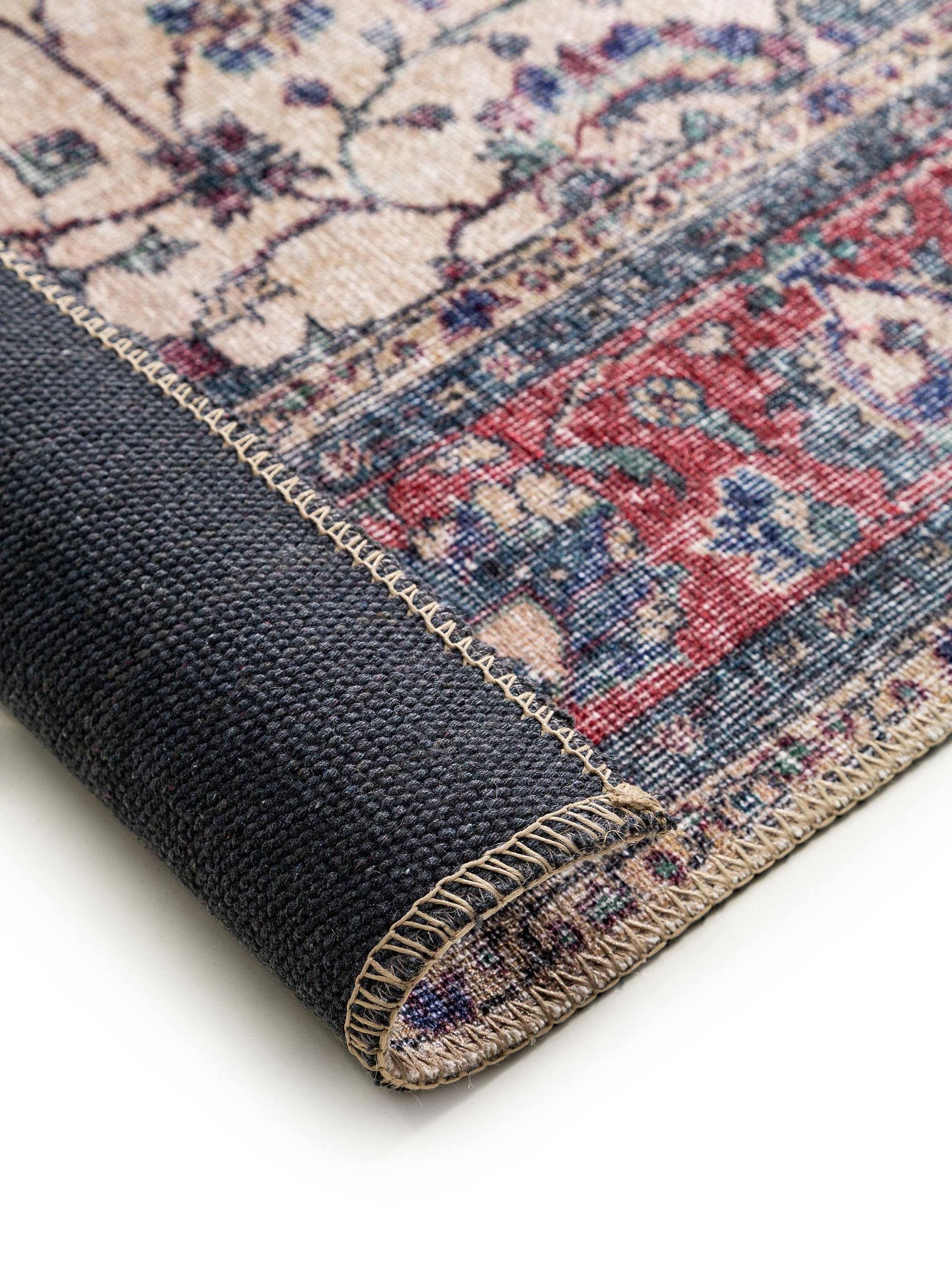 Teppich aus 100% Polyester in Multicolor mit bis 5 mm hohem Flor von benuta
