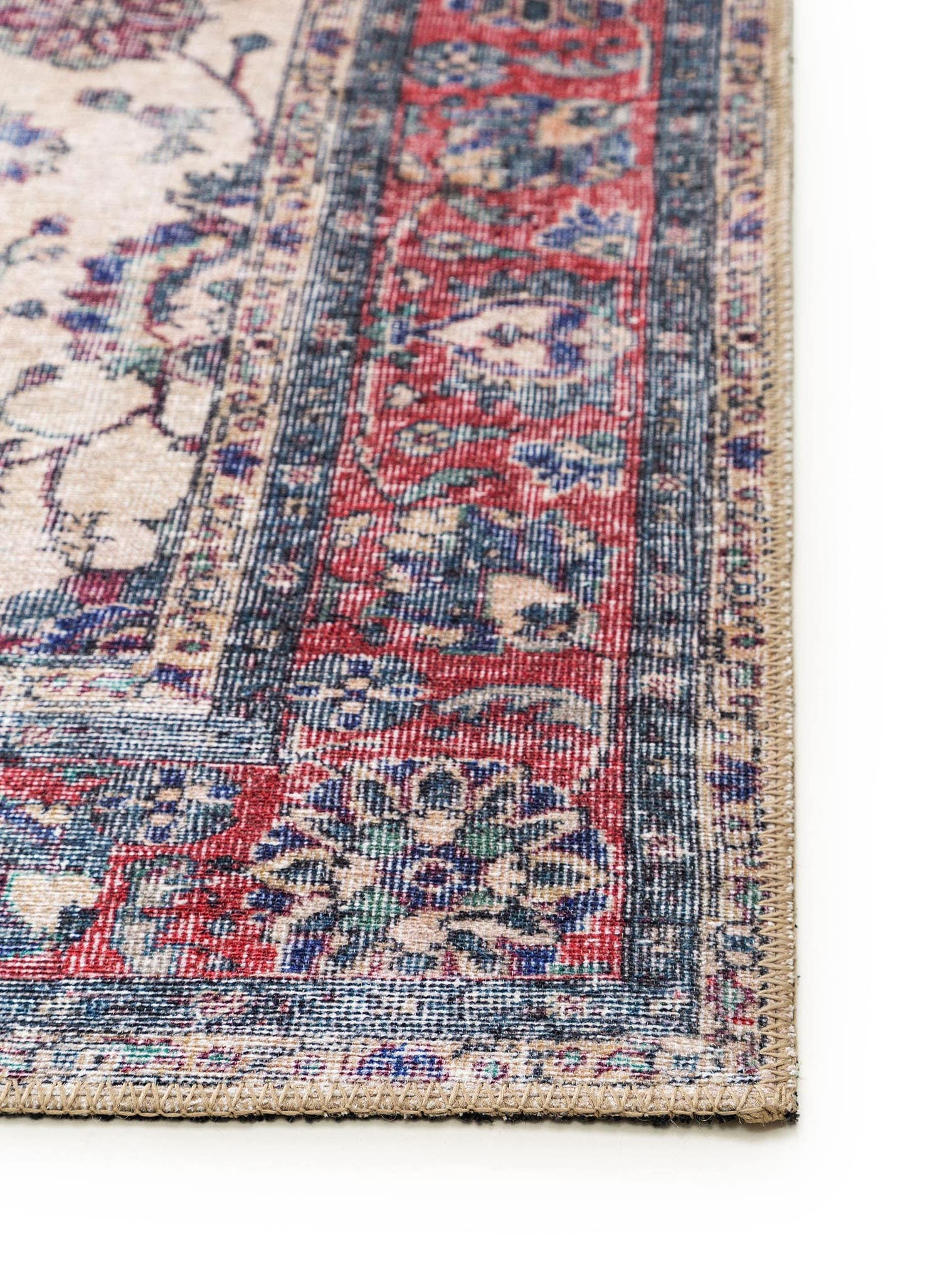 Teppich aus 100% Polyester in Multicolor mit bis 5 mm hohem Flor von benuta