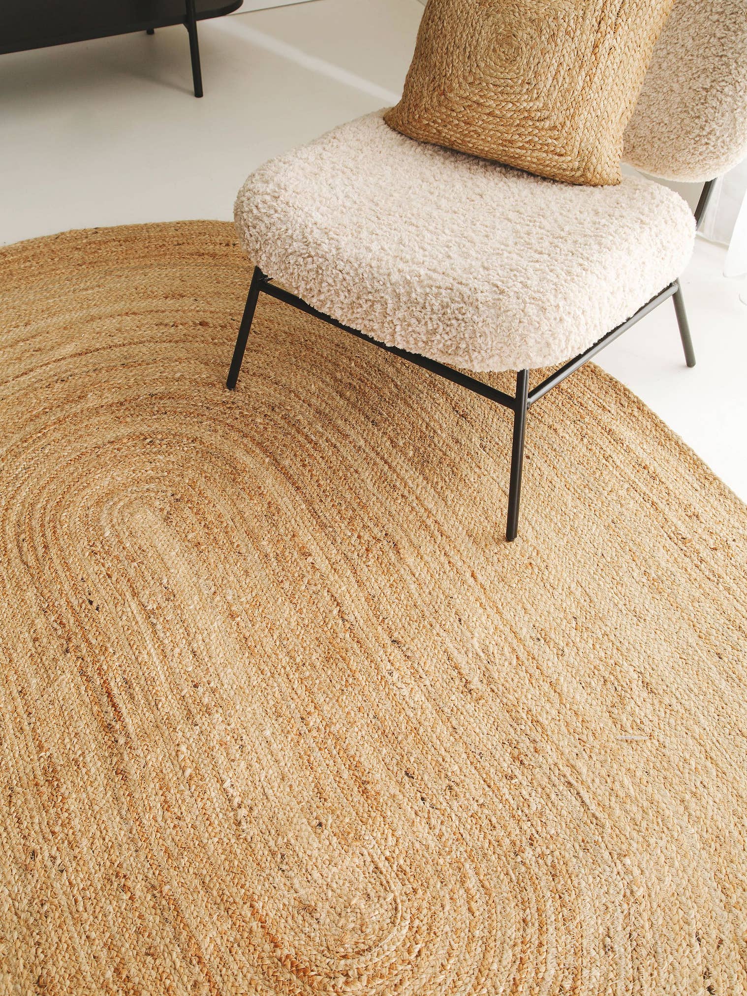 Rug made of 100% Jute in Brown with a 1- 5 mm high pile by benuta Pure