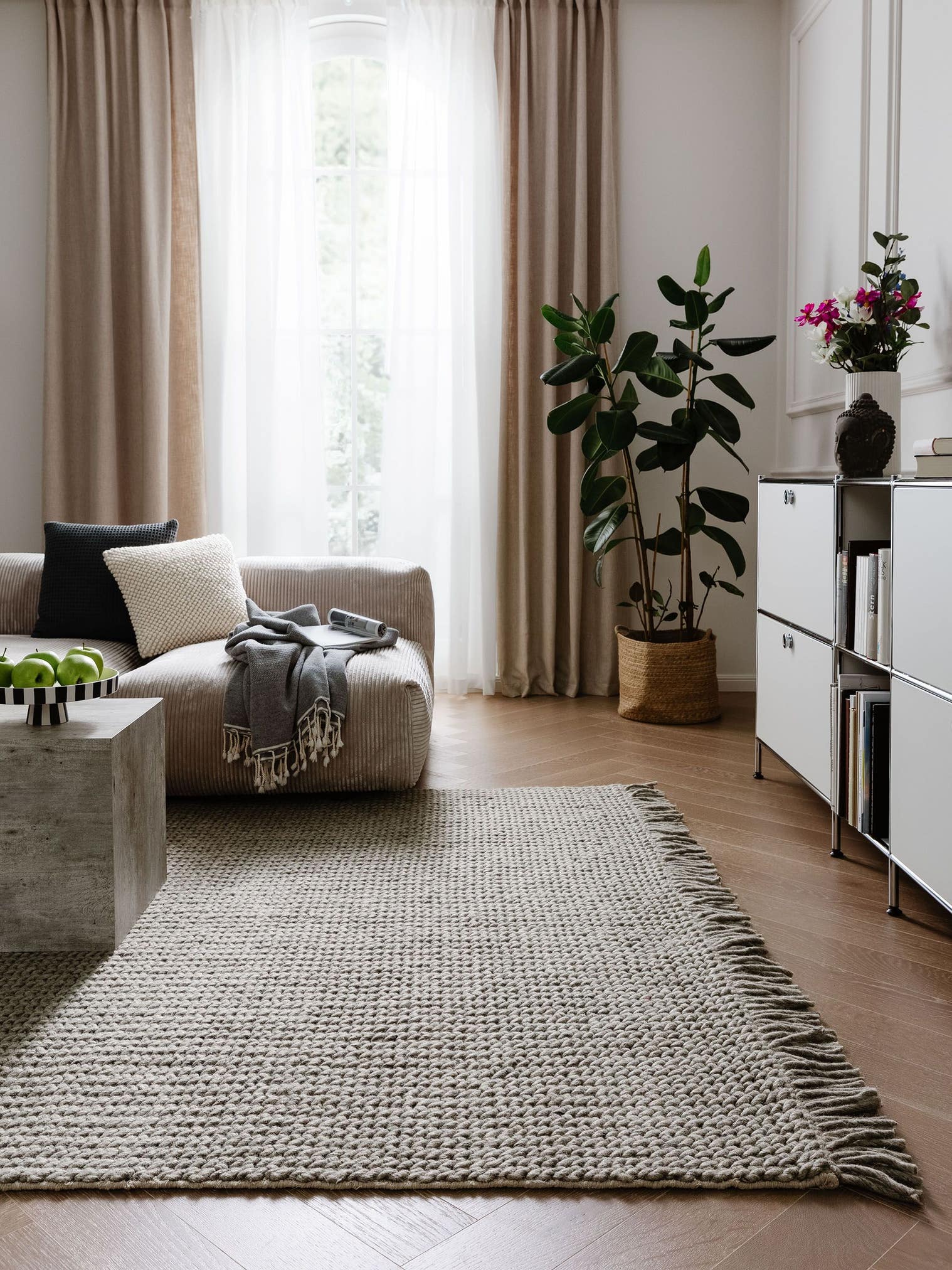 Alfombra de 60% Lana, 40% Poliéster en Gris con un pelo de {{Placeholder_Pile Height}} de altura de benuta Pure