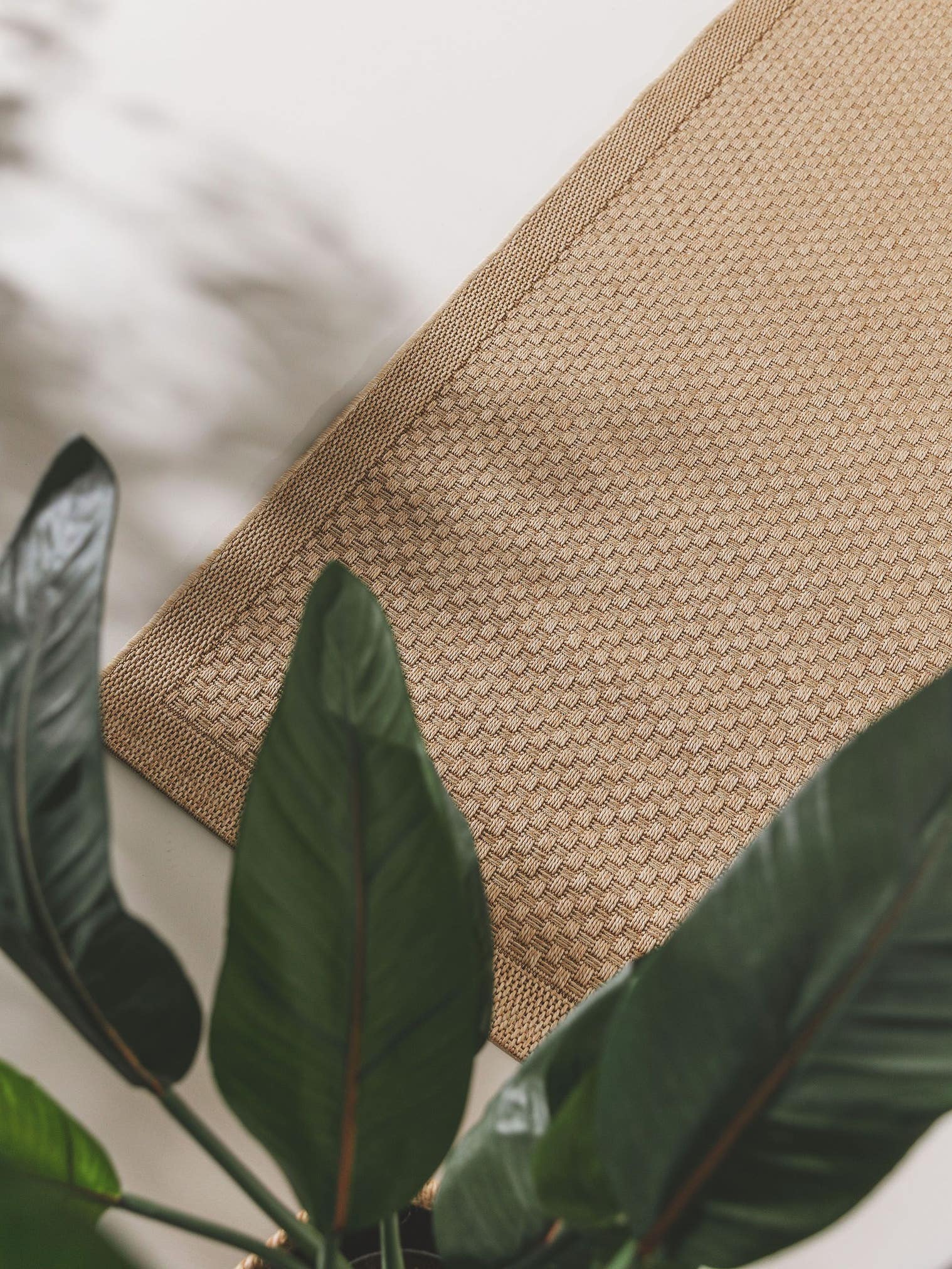 Teppich aus 100% Polypropylen in Beige mit 6 bis 10 mm hohem Flor von benuta Nest