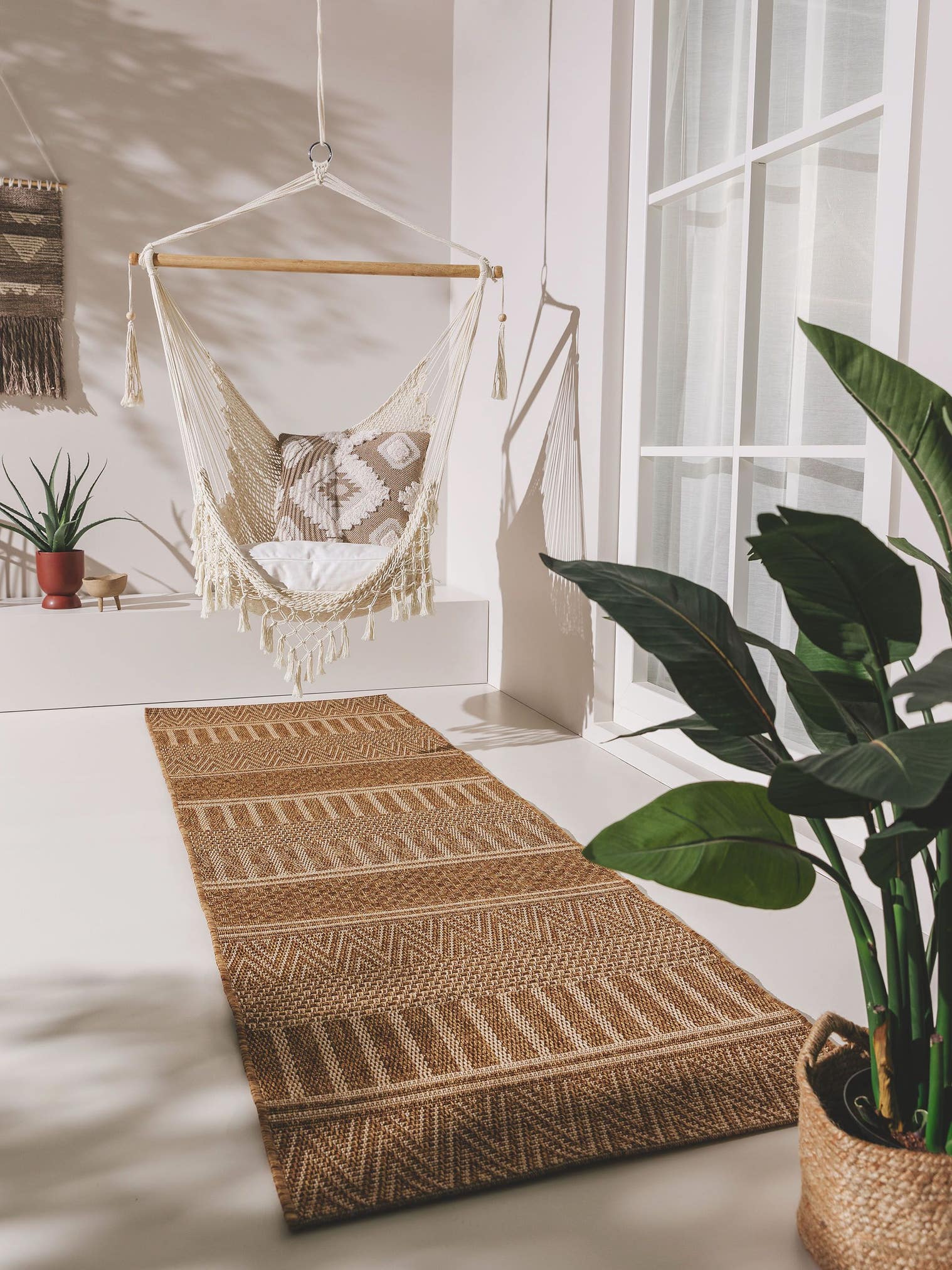 Tapis en 100% Polypropylène en Marron avec une pile de 6 - 10 mm de hauteur de benuta Nest
