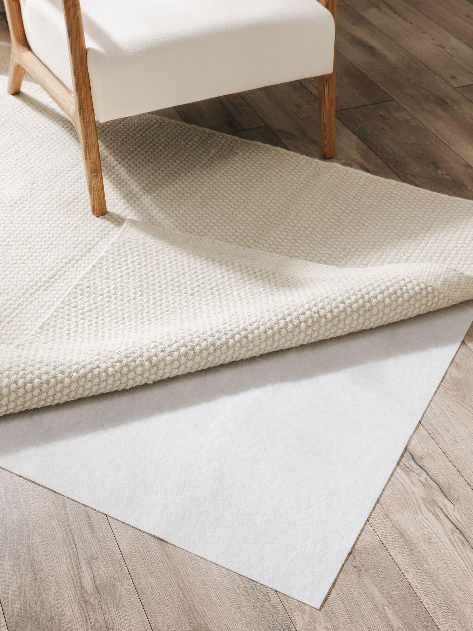 Tappeto di 100% Poliestere in Bianco con pelo alto 1- 5 mm da benuta