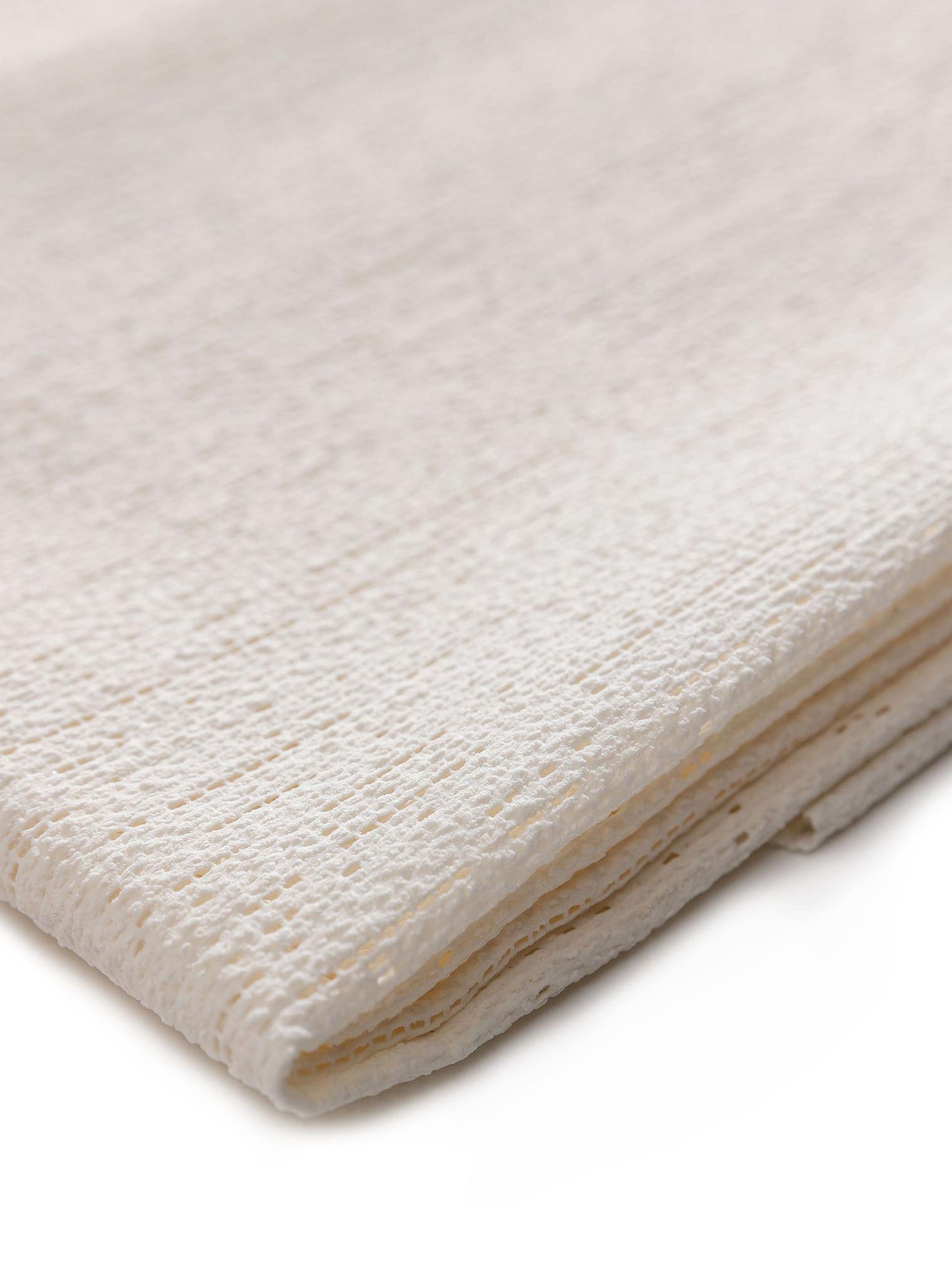 Tapijt van 100% Polyester in Wit met een 1- 5 mm hoge pool van benuta