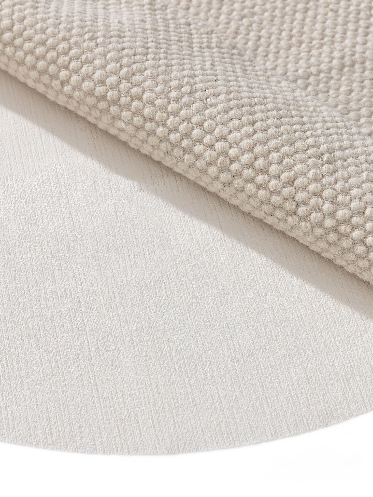 Tapijt van 100% Polyester in Wit met een 1- 5 mm hoge pool van benuta