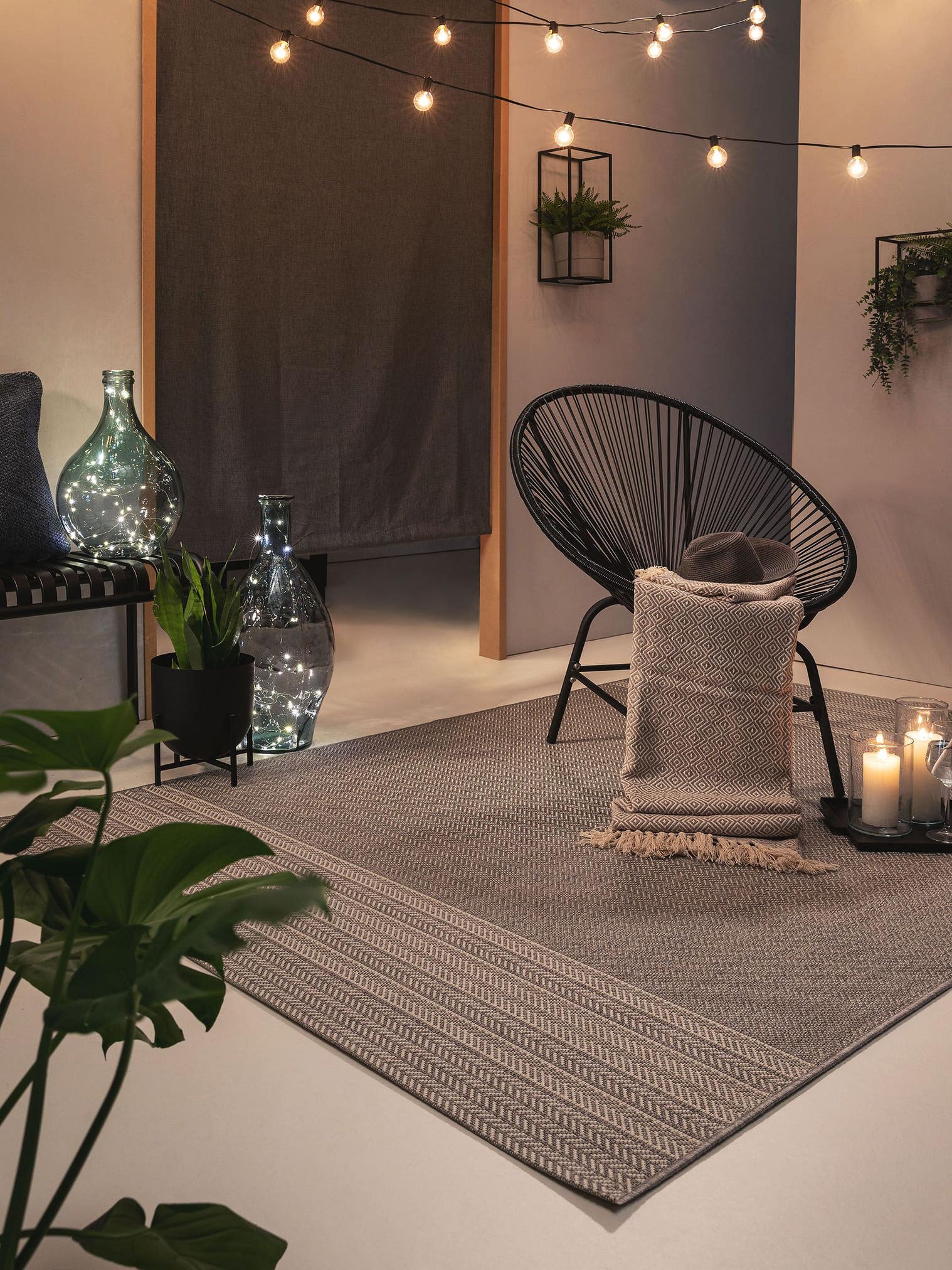 Tapis en 100% Polypropylène en Gris avec une pile de 1- 5 mm de hauteur de benuta Nest