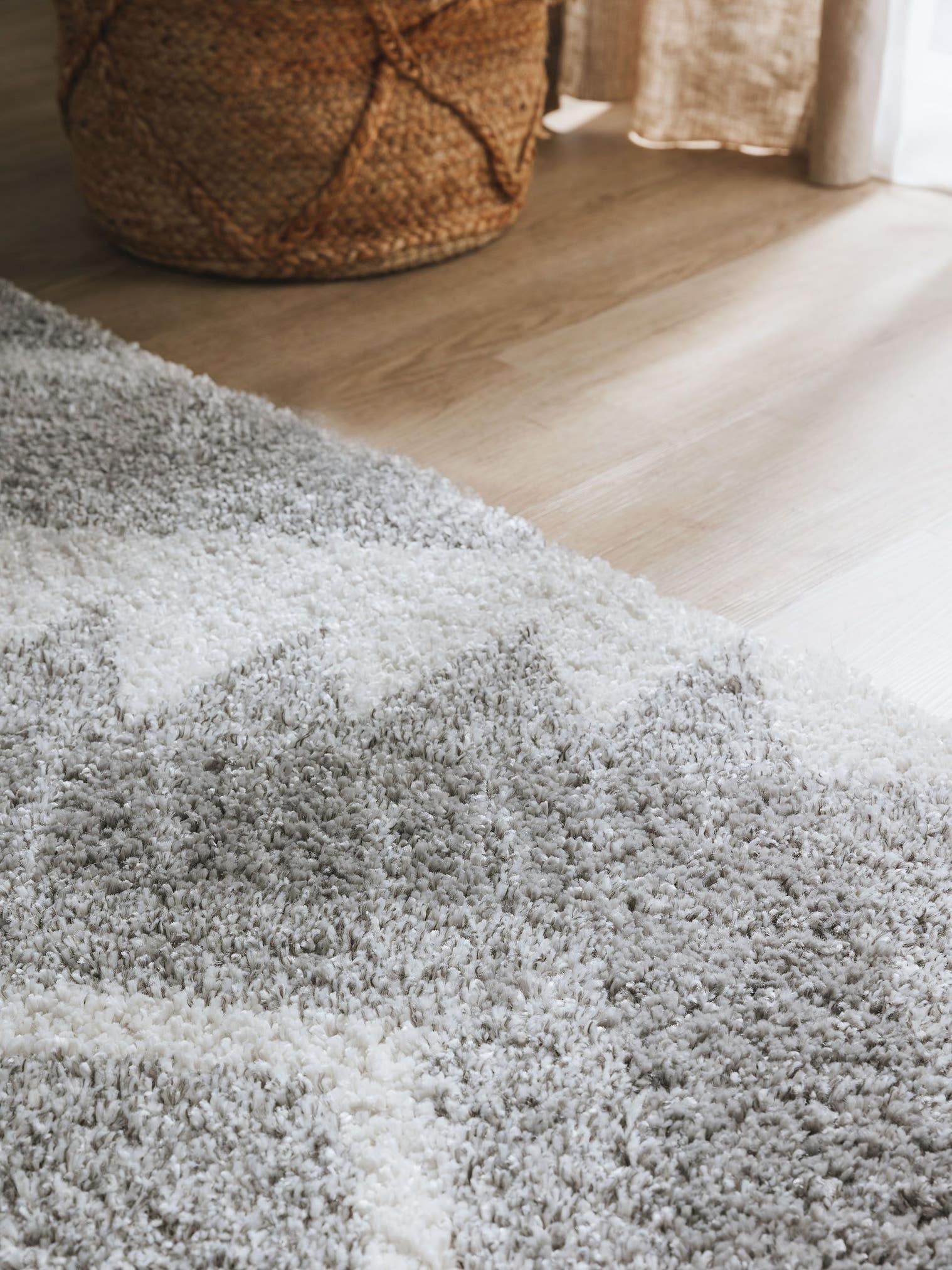 Teppich aus 100% Polypropylen in Beige mit 21 bis 30 mm hohem Flor von benuta Nest