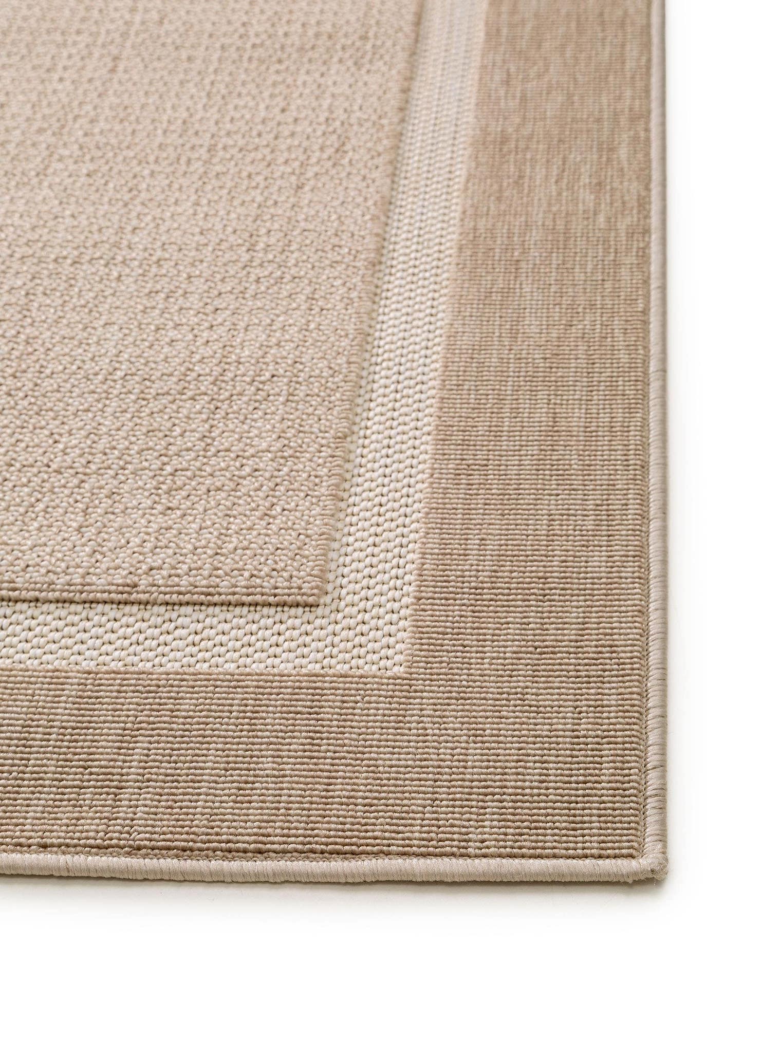 Teppich aus 100% Polypropylen in Beige mit bis 5 mm hohem Flor von benuta Nest