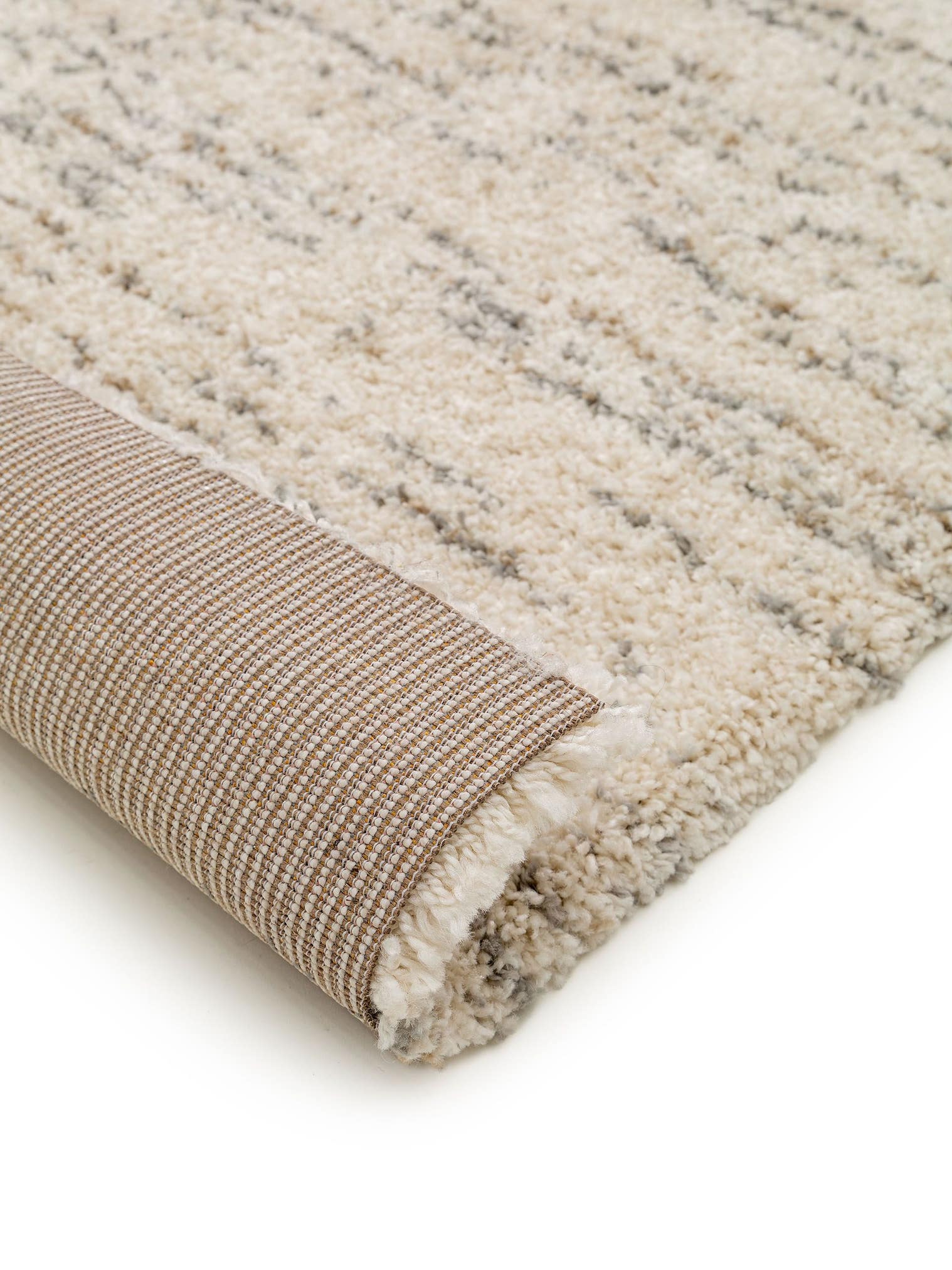 Matta av 100% Polypropylen i Beige med 21 - 30 mm hög lugg från benuta Nest