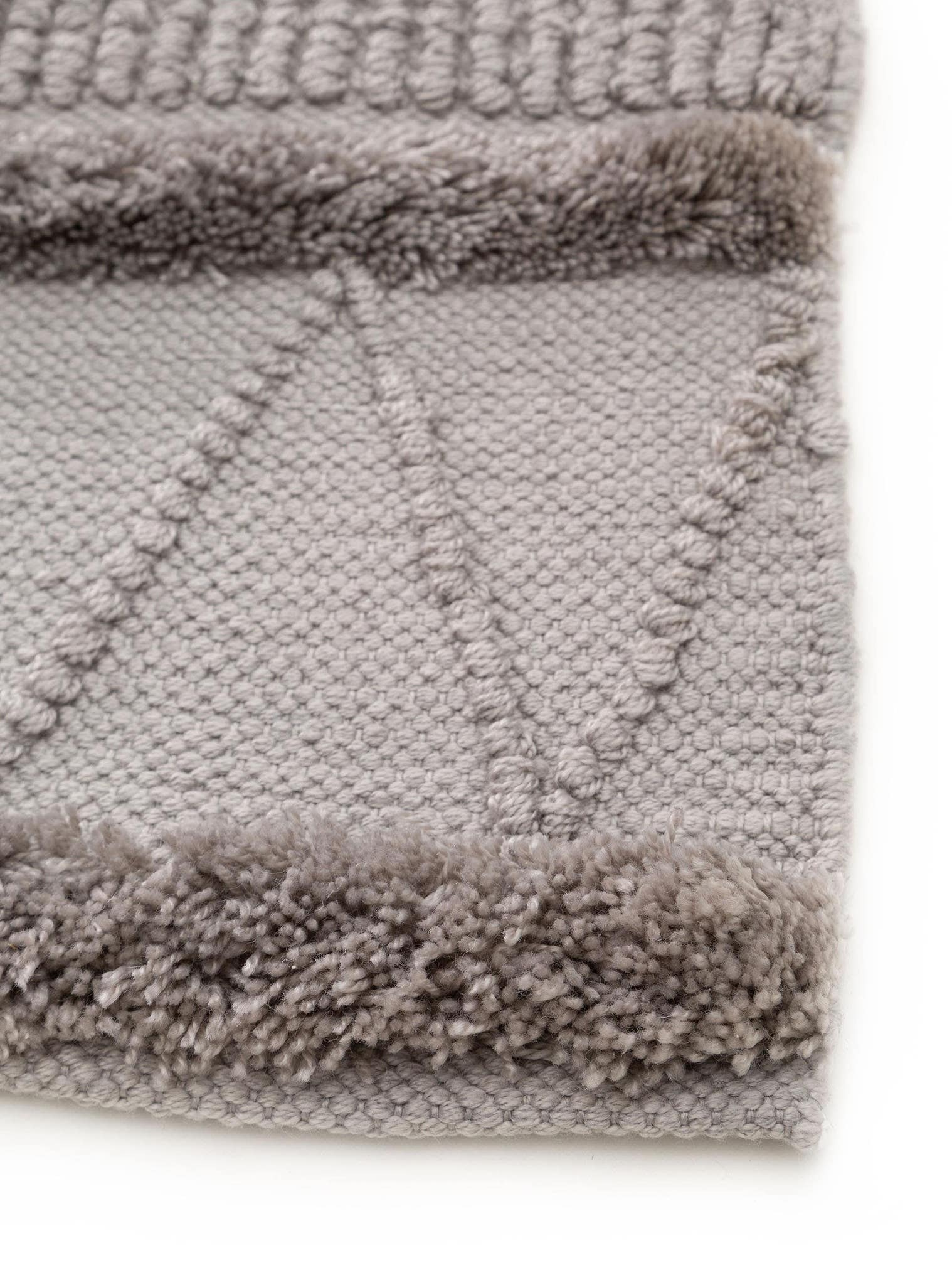 Matta av 100% Polyester i Grå med 41 - 50 mm hög lugg från benuta Pure