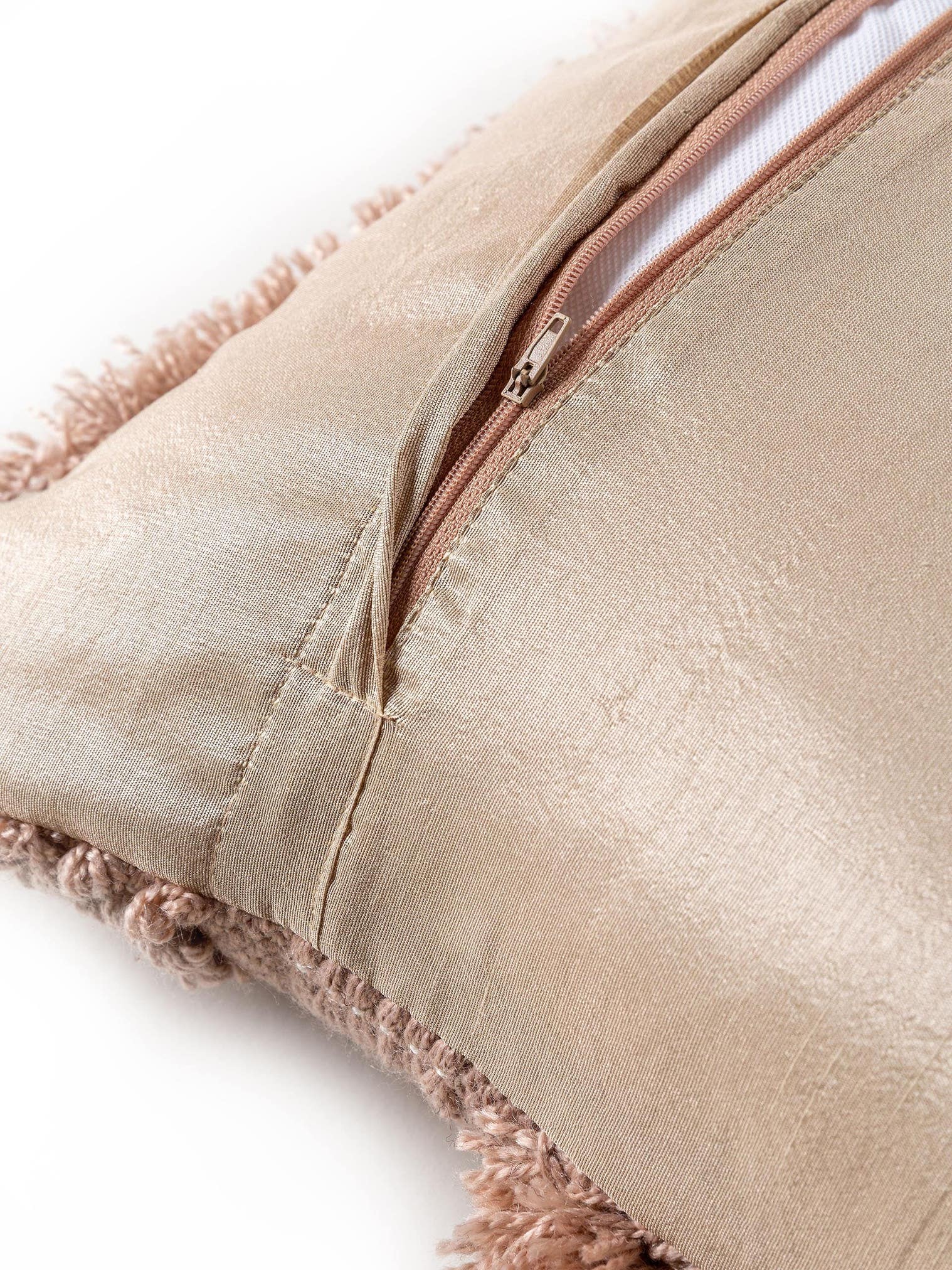 In- & Outdoor cushion cover Toni Bronze in Berber design made of 100% Polyester (recycled PET) by benuta Pure