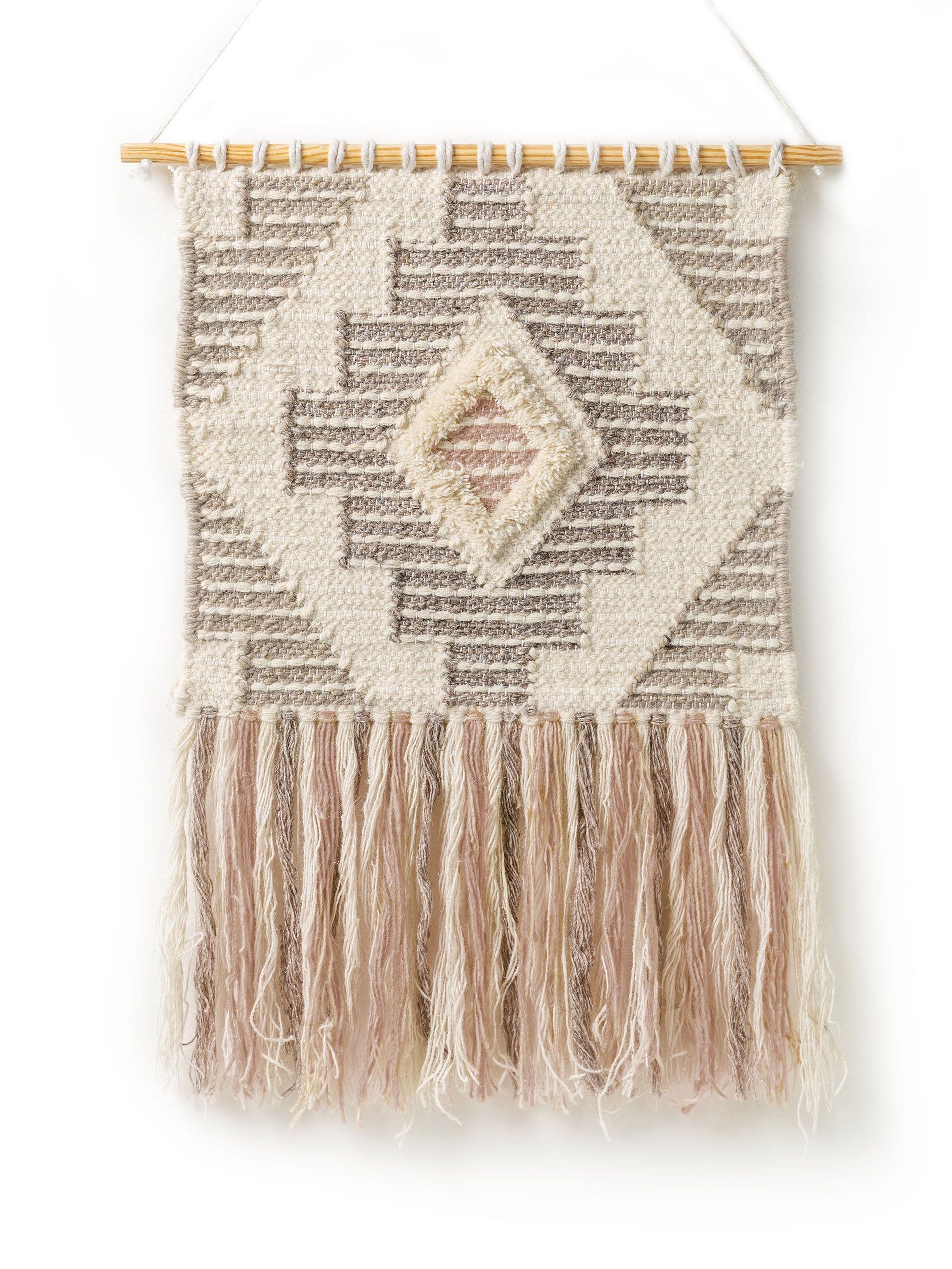 Wall Hanging Wanda Rose in Kelim design made of 70% Wool, 30% Polyester by Lytte