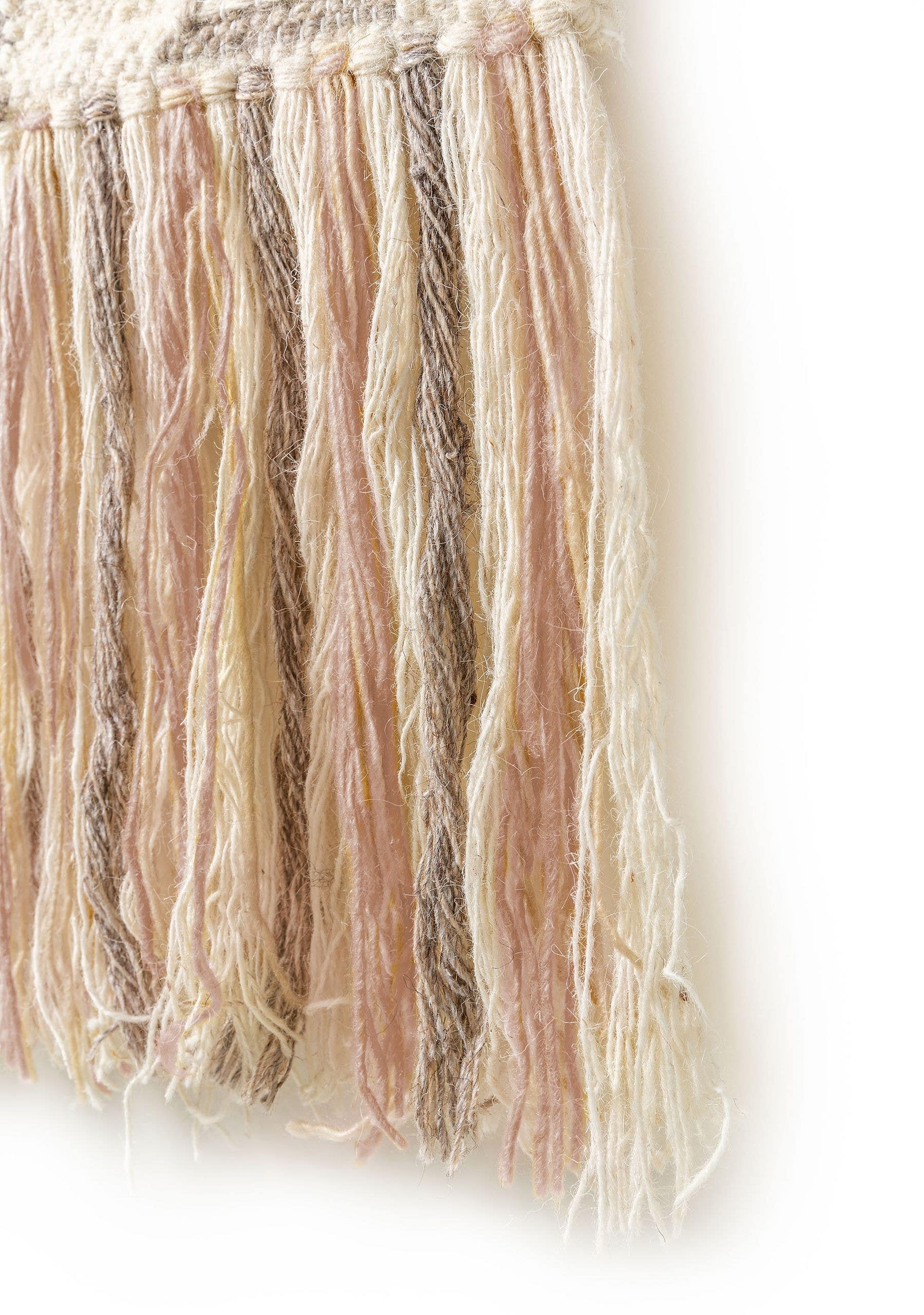 Wall Hanging Wanda Rose in Kelim design made of 70% Wool, 30% Polyester by Lytte
