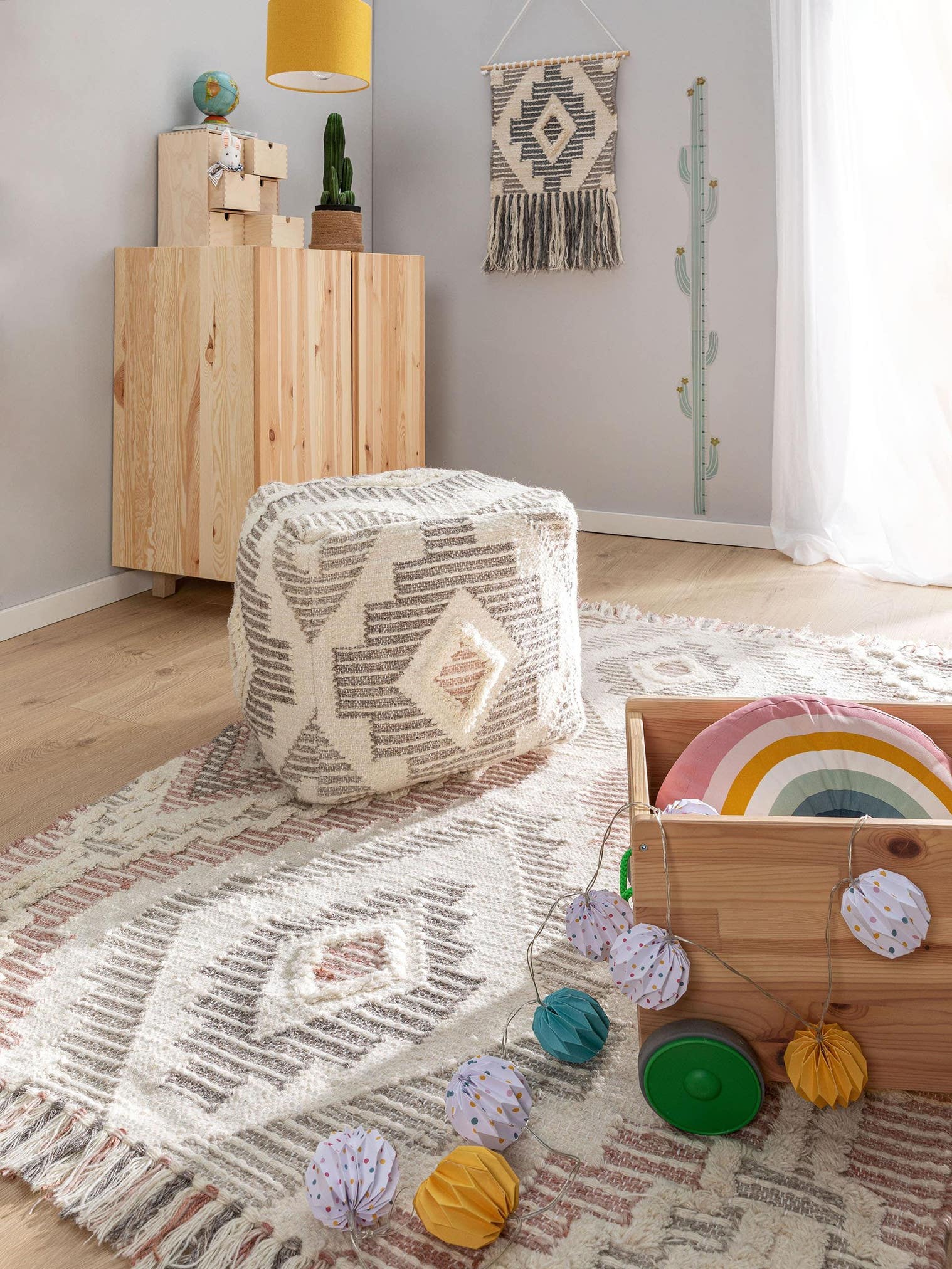 Pouf Wanda Rose en motif Kelim en 70% Laine, 30% Polyester de Lytte