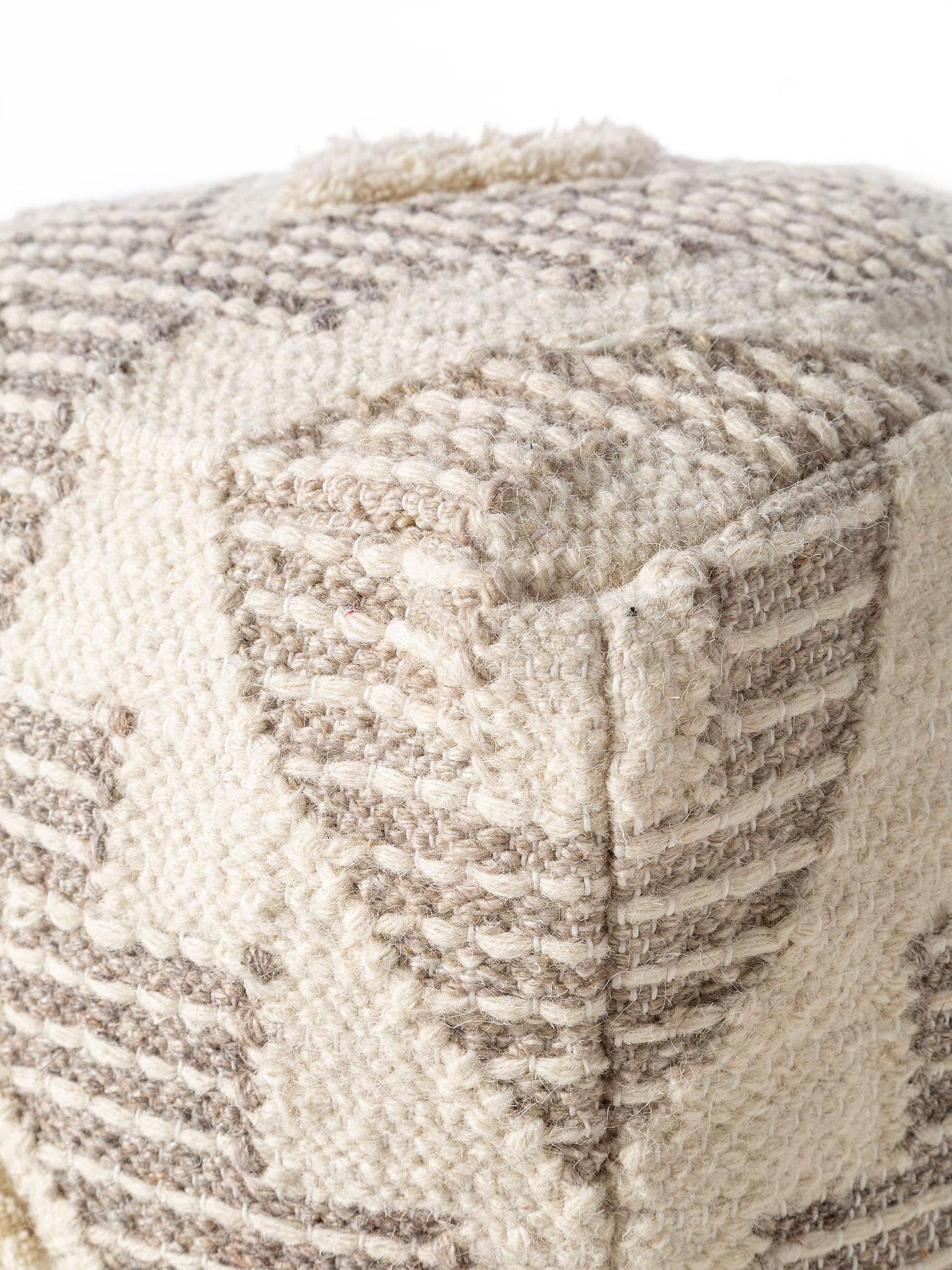 Pouf Wanda Rose en motif Kelim en 70% Laine, 30% Polyester de Lytte