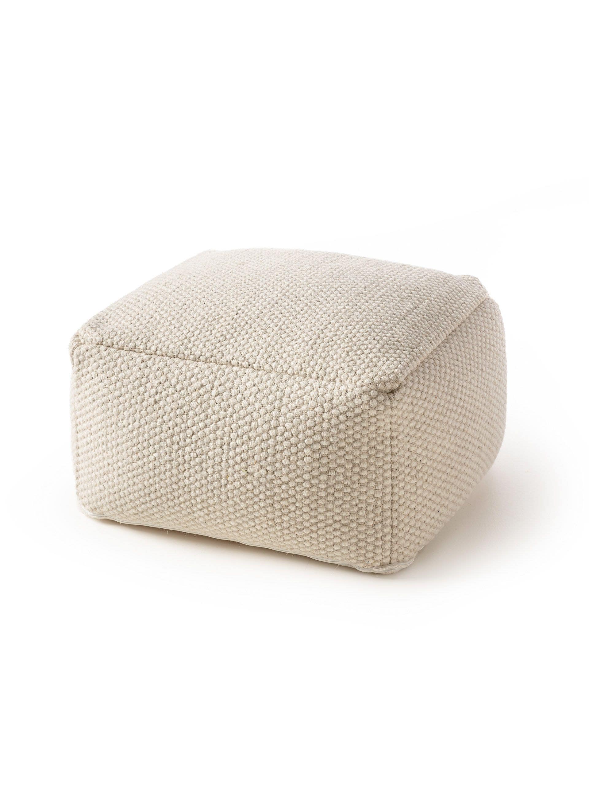 Handgjord ullpouf Rocco Vit från 