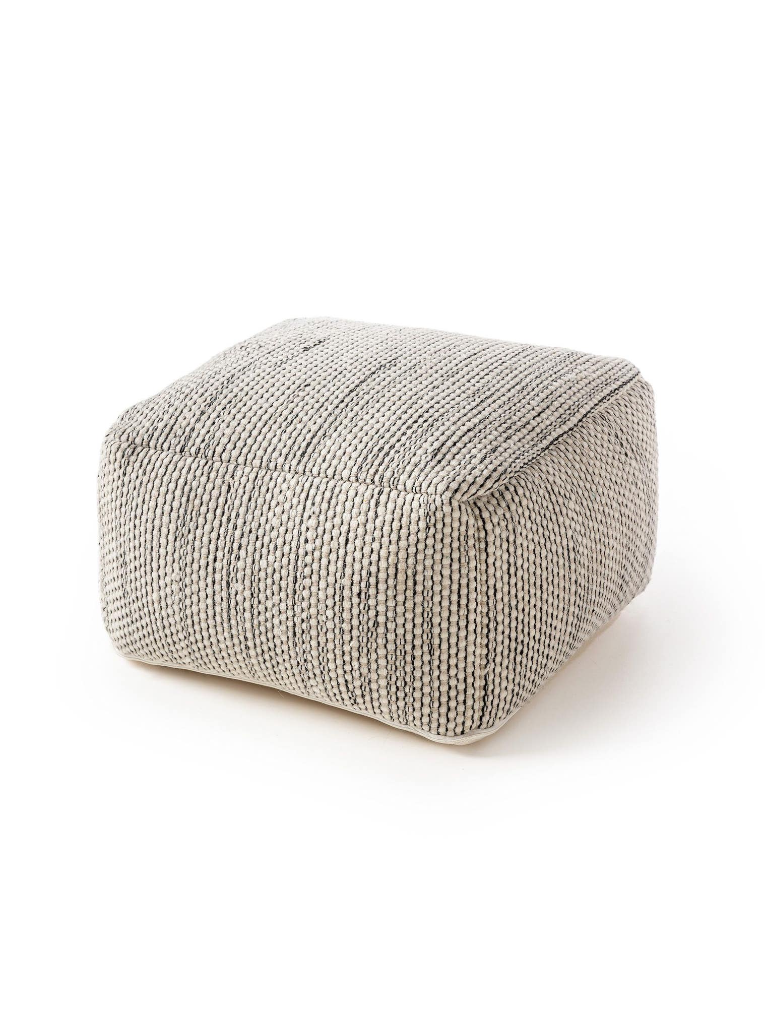 Puf de lana hecho a mano Rocco Beige/Negro con diseño de Uni en 80% lana, 20% algodón de benuta Pure