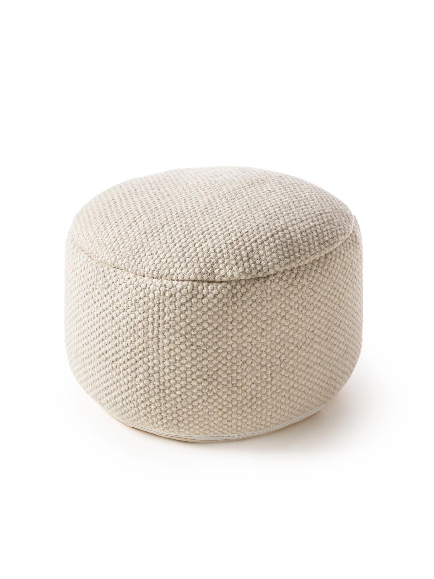 Handgjord ullpouf Rocco Vit med Uni-design i 80% Ull, 20% Bomull från benuta Pure