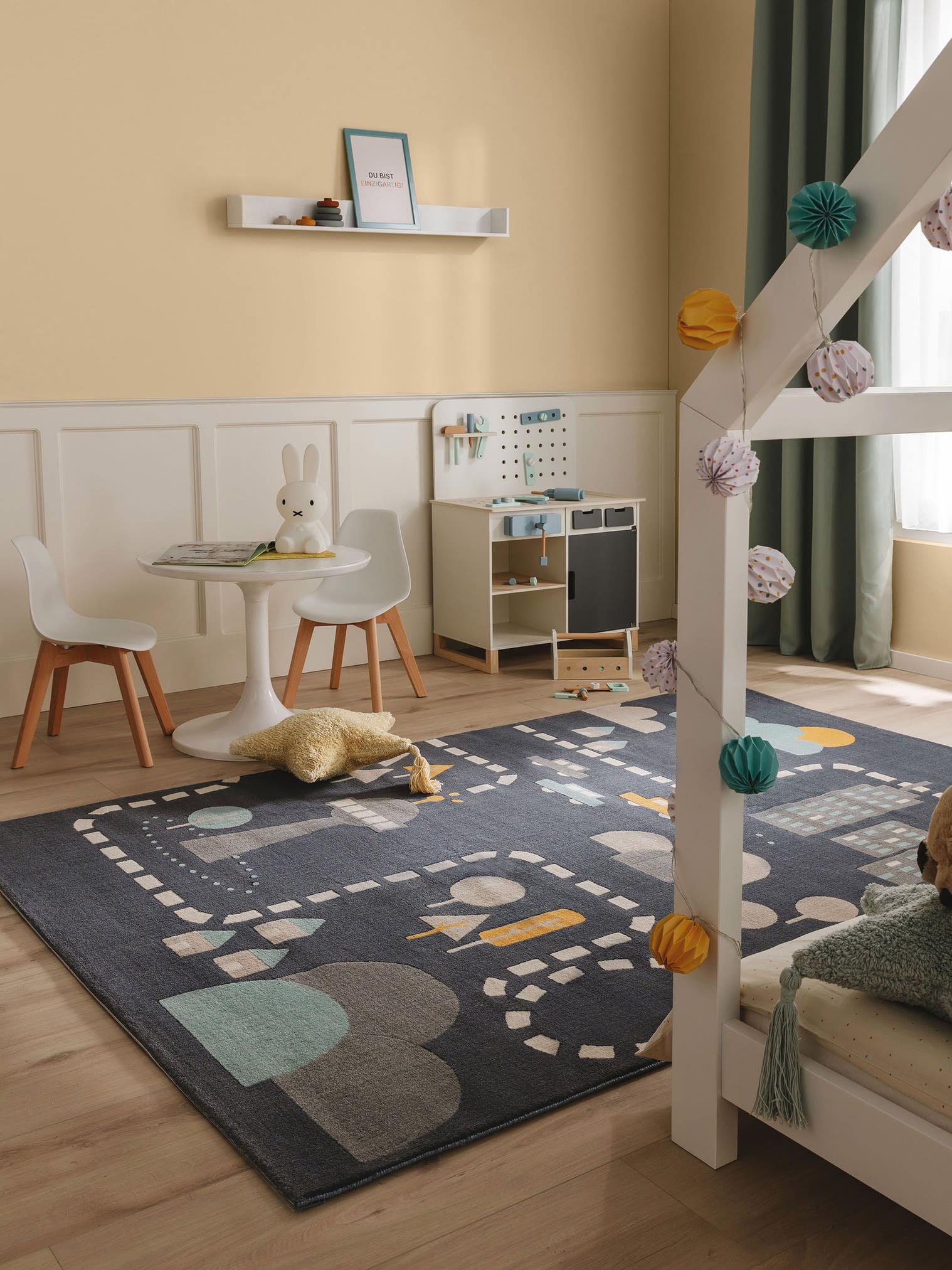 Tapis en 100% Polypropylène en Bleu avec une pile de 6 - 10 mm de hauteur de Lytte