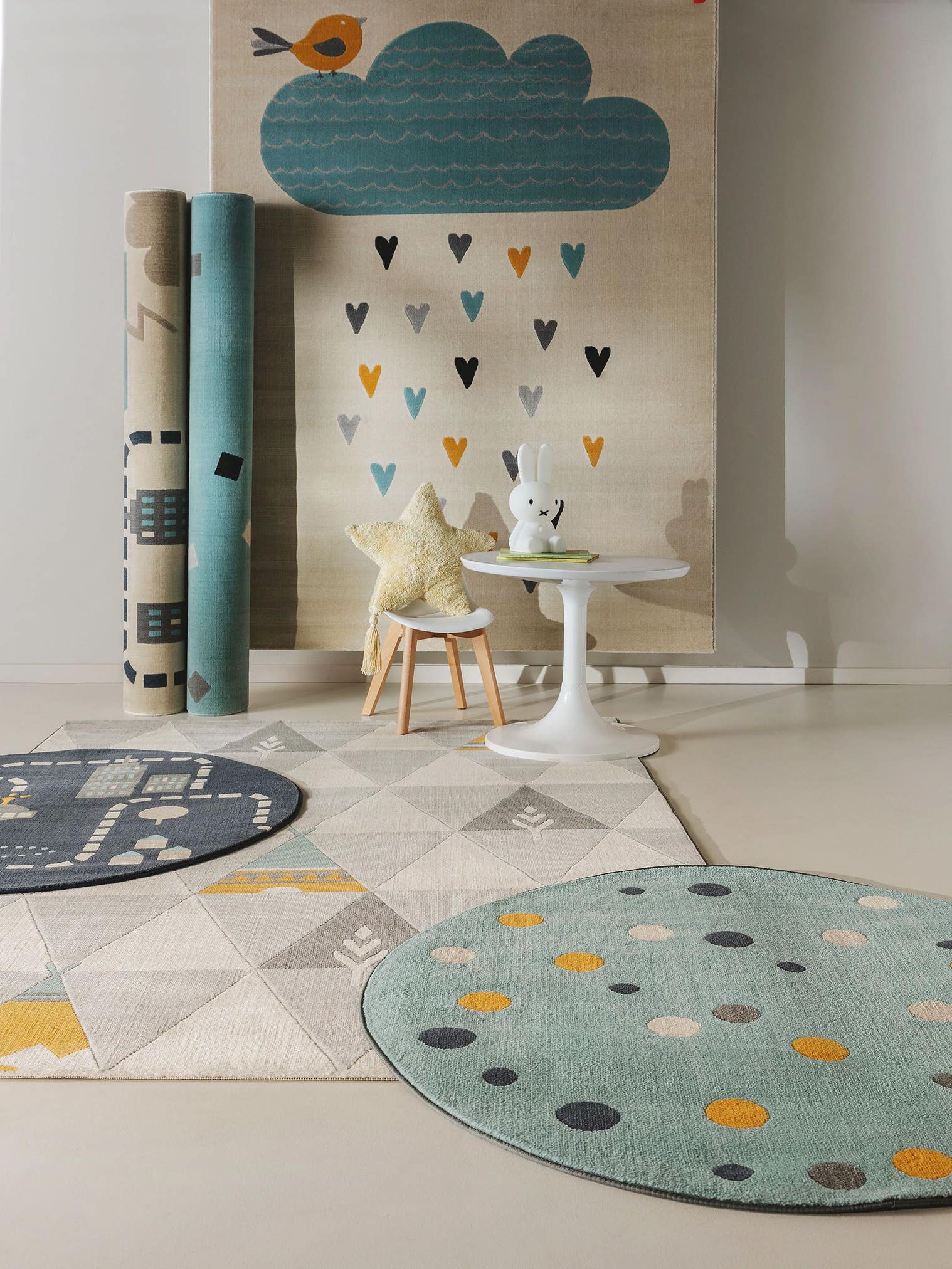 Tapis en 100% Polypropylène en Bleu avec une pile de 6 - 10 mm de hauteur de Lytte