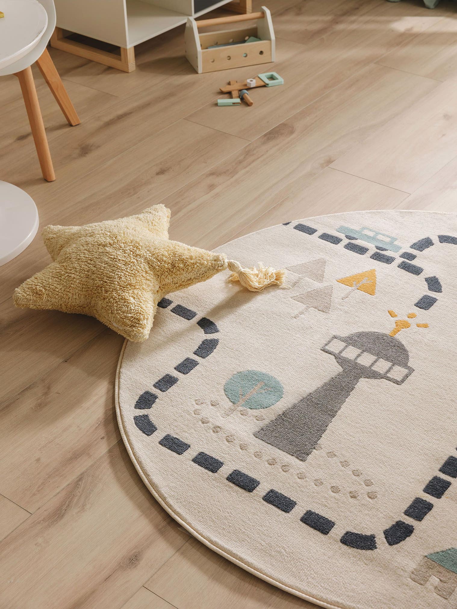 Teppich aus 100% Polypropylen in Beige mit 6 bis 10 mm hohem Flor von Lytte