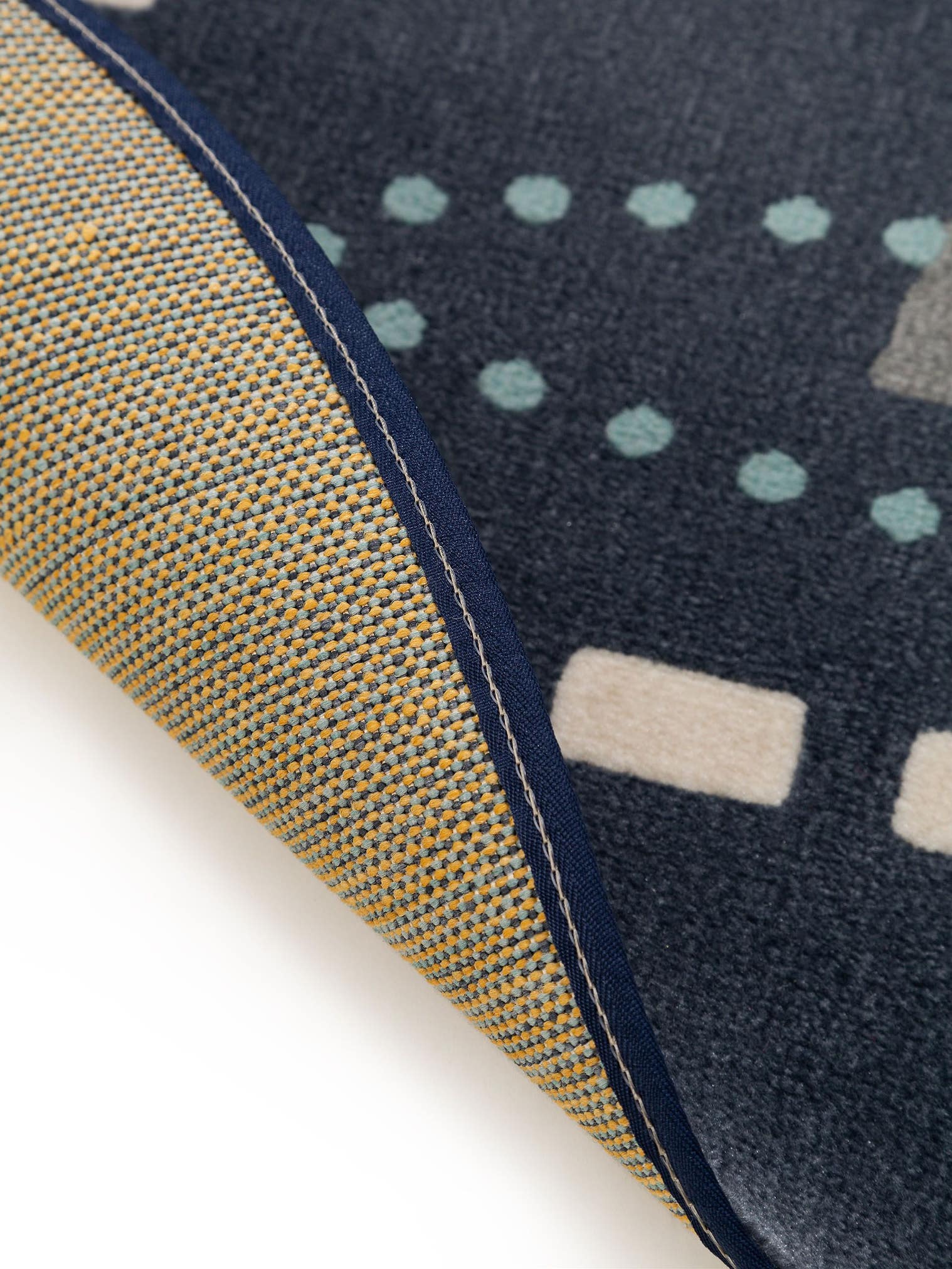 Teppich aus 100% Polypropylen in Blau mit 6 bis 10 mm hohem Flor von Lytte
