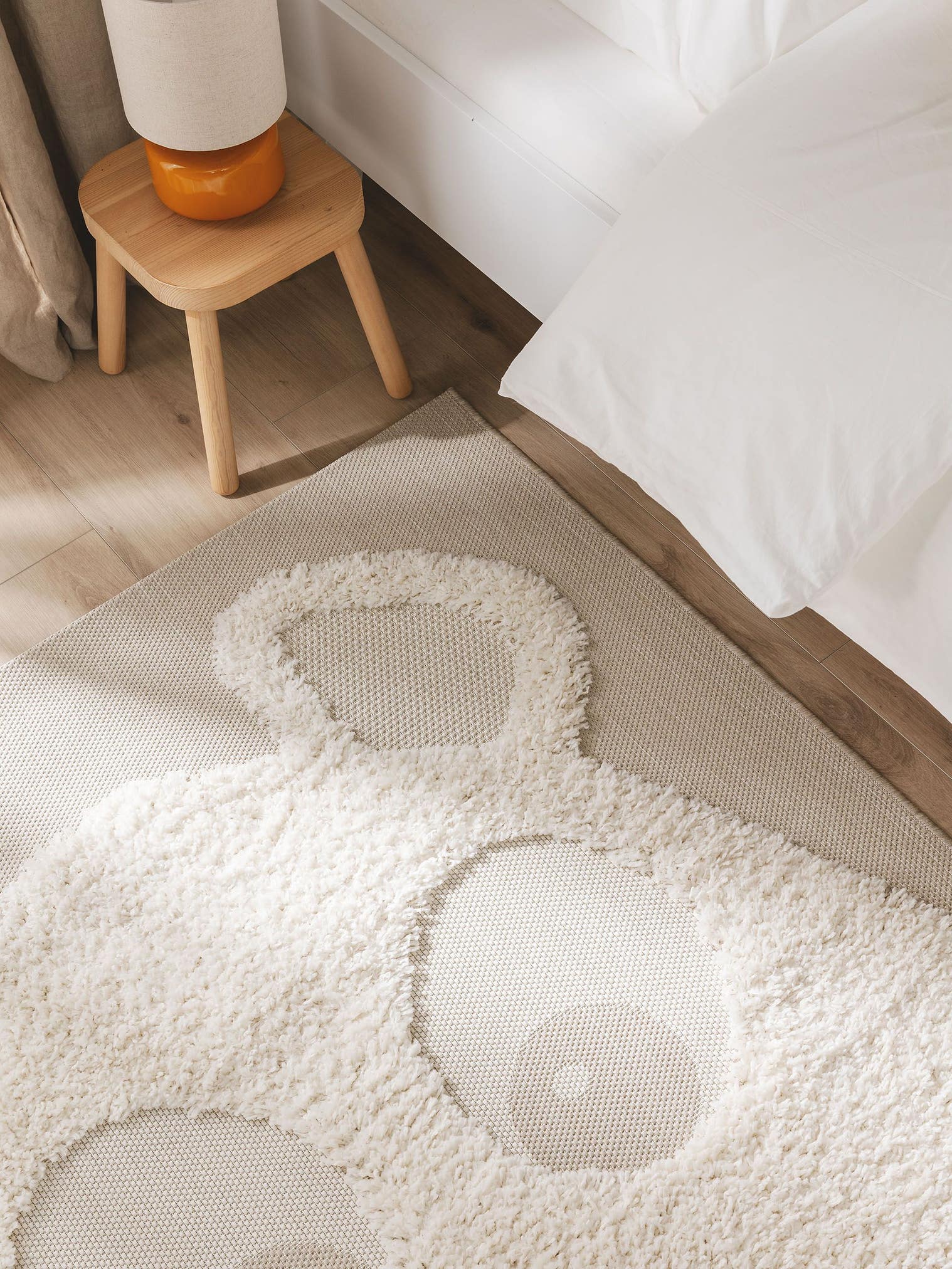 Tapijt van 100% Polypropyleen in Beige met een 21 - 30 mm hoge pool van Lytte