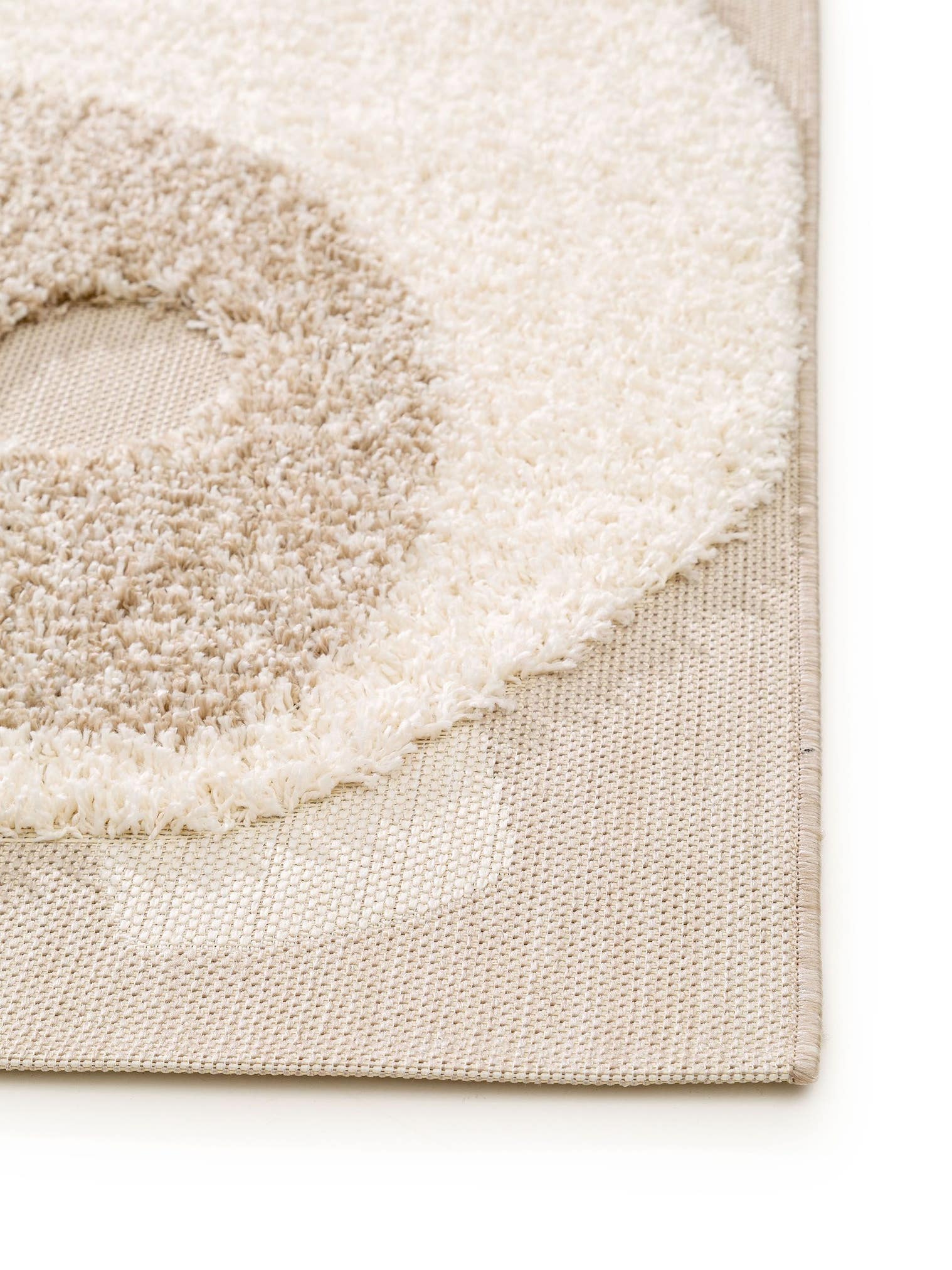 Tapijt van 100% Polypropyleen in Beige met een 21 - 30 mm hoge pool van Lytte