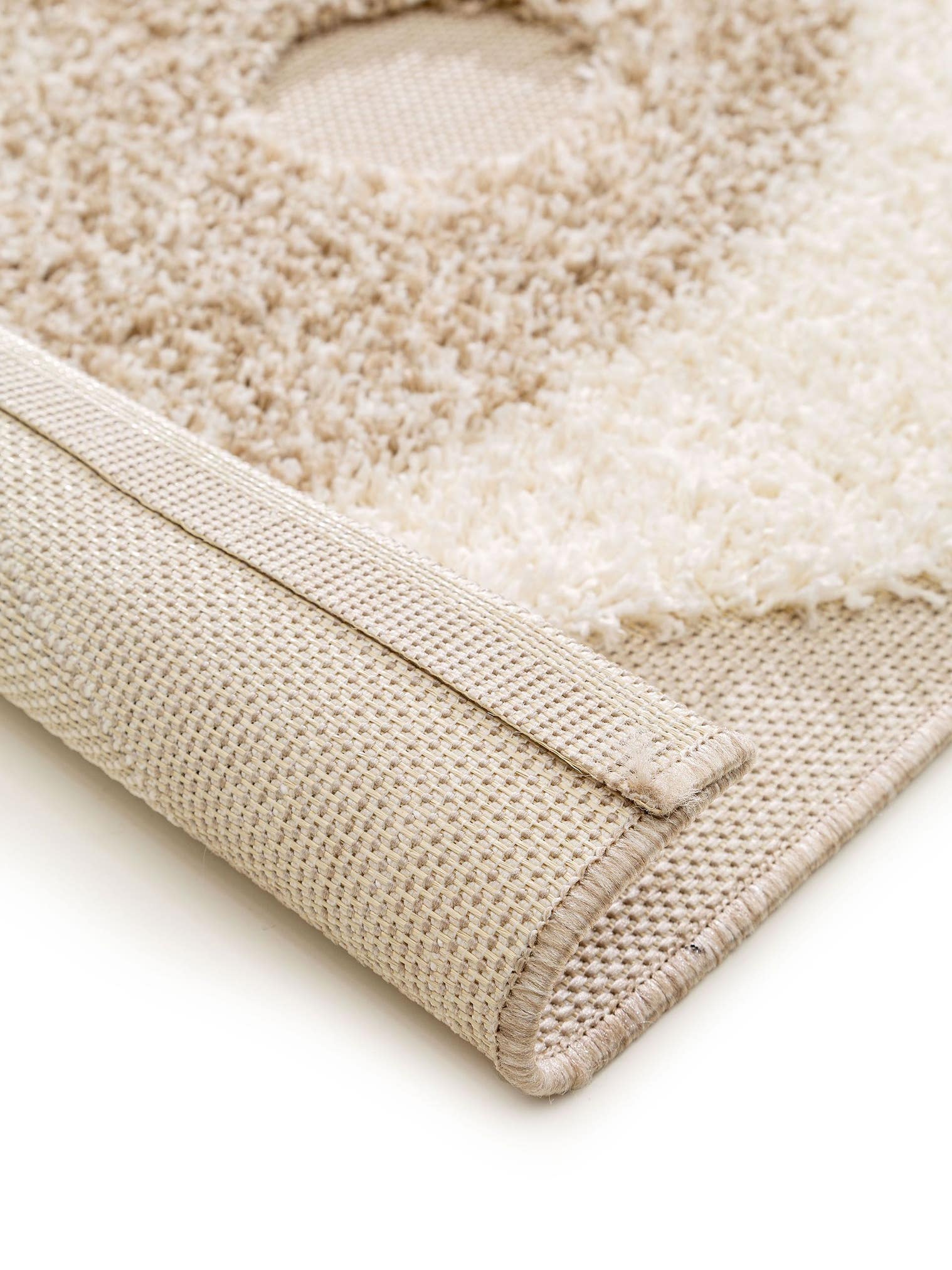 Tapijt van 100% Polypropyleen in Beige met een 21 - 30 mm hoge pool van Lytte