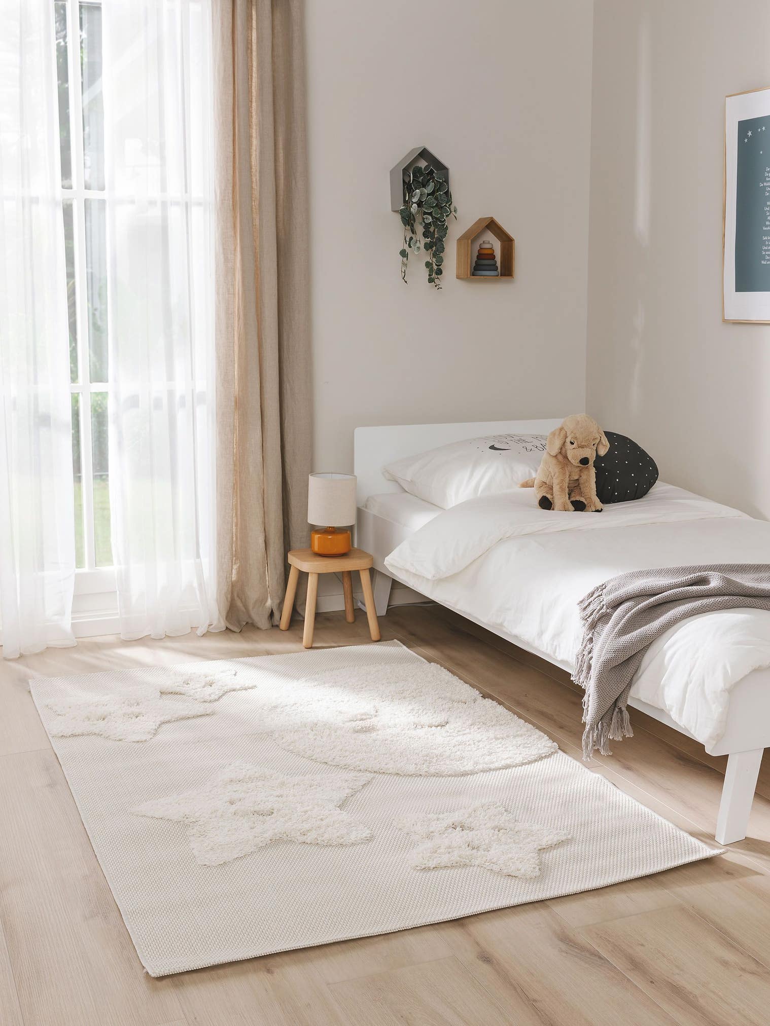 Matta av 100% Polypropylen i Beige med 21 - 30 mm hög lugg från Lytte